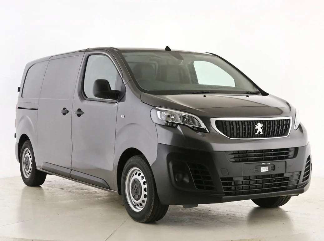 A null PEUGEOT EXPERT Long 2.0 HDI 145 Professional A null PEUGEOT EXPERT Long 2.0 HDI 145 Professional