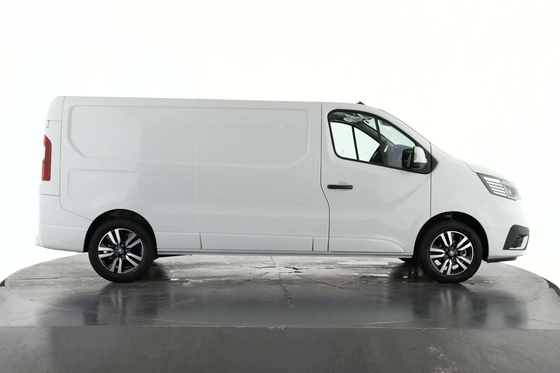 2025 RENAULT TRAFIC 2025 RENAULT TRAFIC