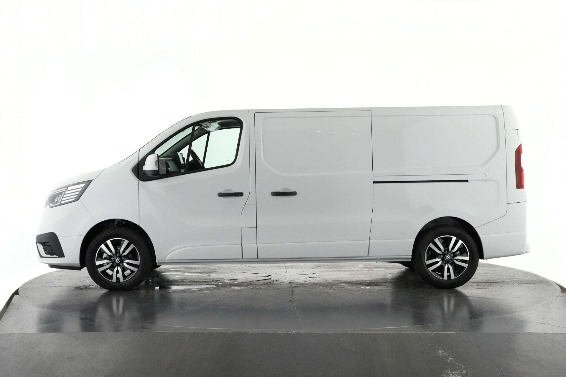 2025 RENAULT TRAFIC 2025 RENAULT TRAFIC