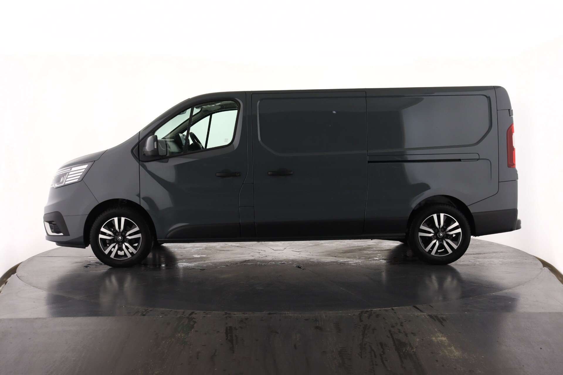 2025 RENAULT TRAFIC 2025 RENAULT TRAFIC