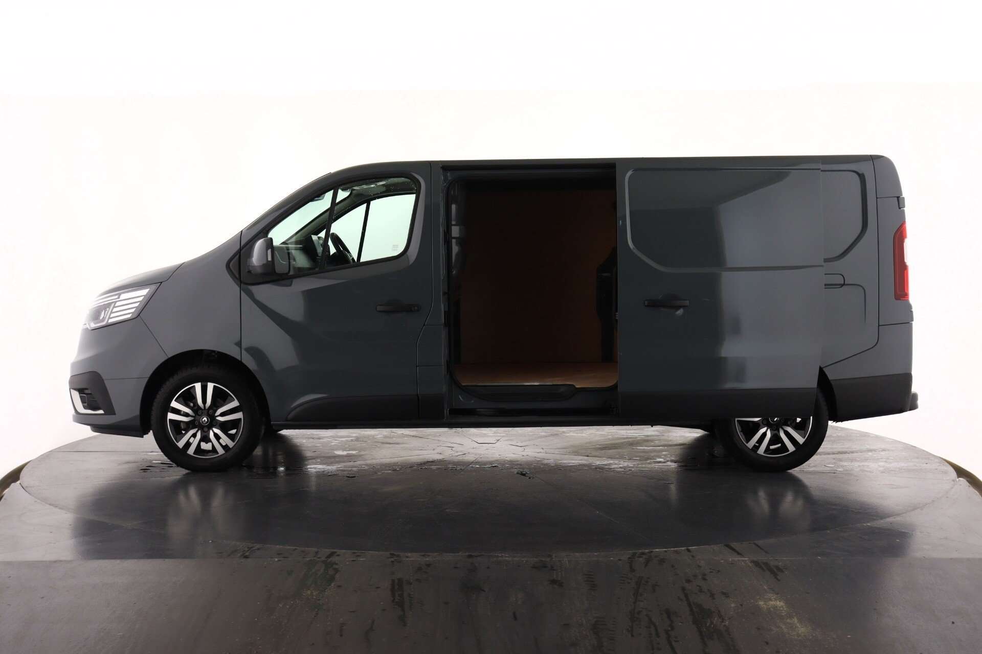 2025 RENAULT TRAFIC 2025 RENAULT TRAFIC