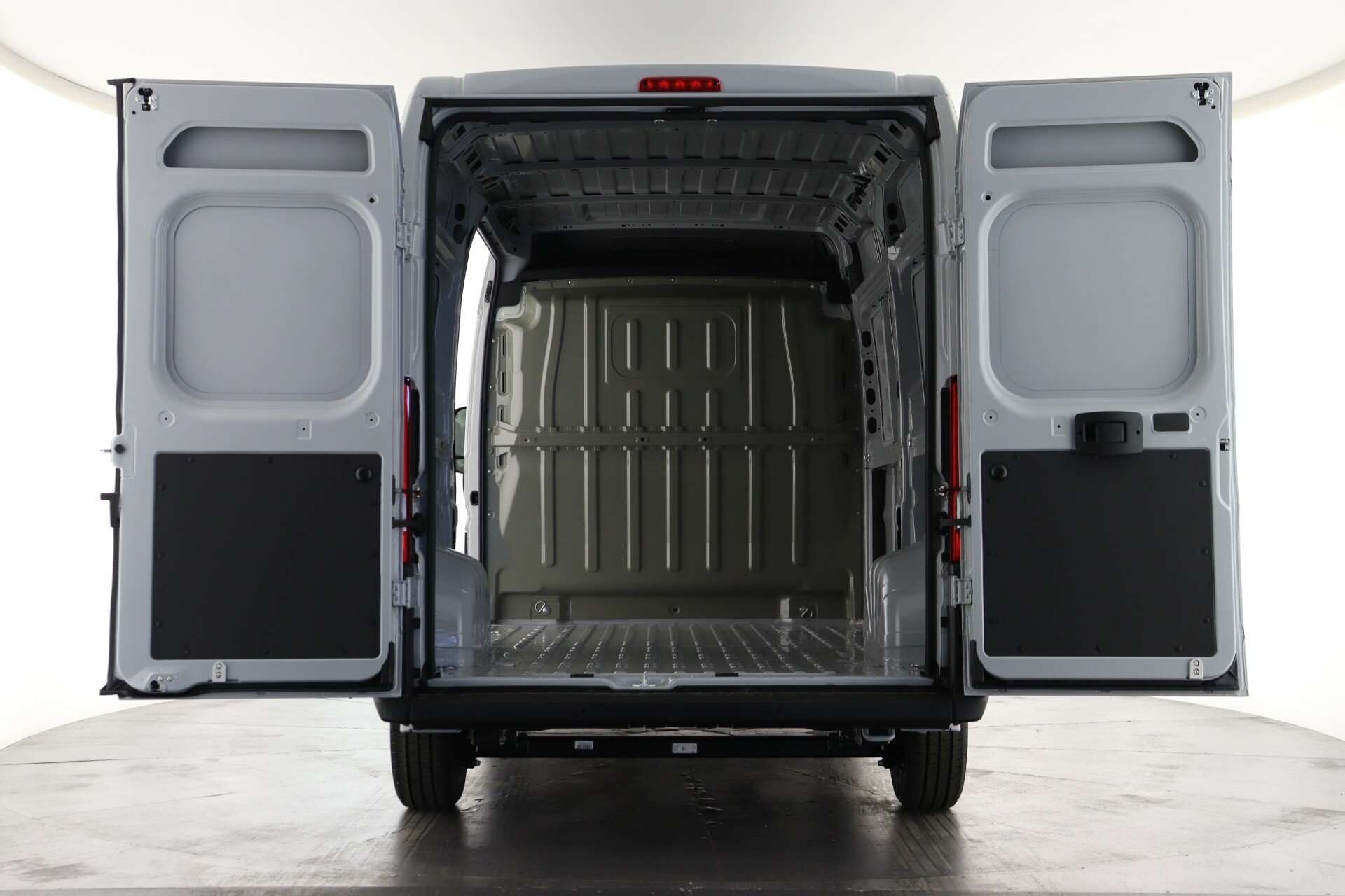 A null PEUGEOT BOXER 335 L2H2 BHDi 140 MT6 Professional A null PEUGEOT BOXER 335 L2H2 BHDi 140 MT6 Professional