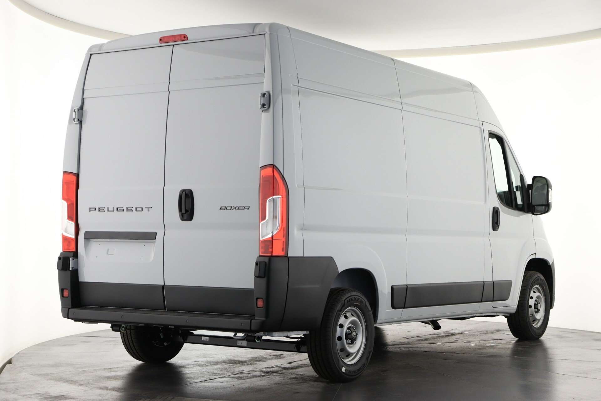 A null PEUGEOT BOXER 335 L2H2 BHDi 140 MT6 Professional A null PEUGEOT BOXER 335 L2H2 BHDi 140 MT6 Professional