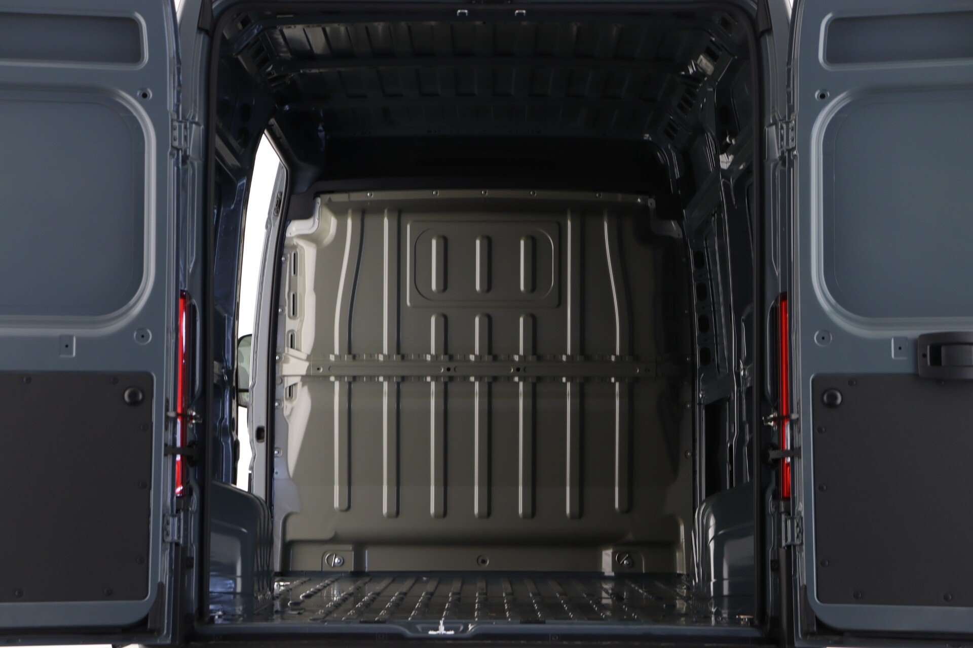 A null PEUGEOT BOXER 335 L2H2 BHDi 140 MT6 Professional A null PEUGEOT BOXER 335 L2H2 BHDi 140 MT6 Professional