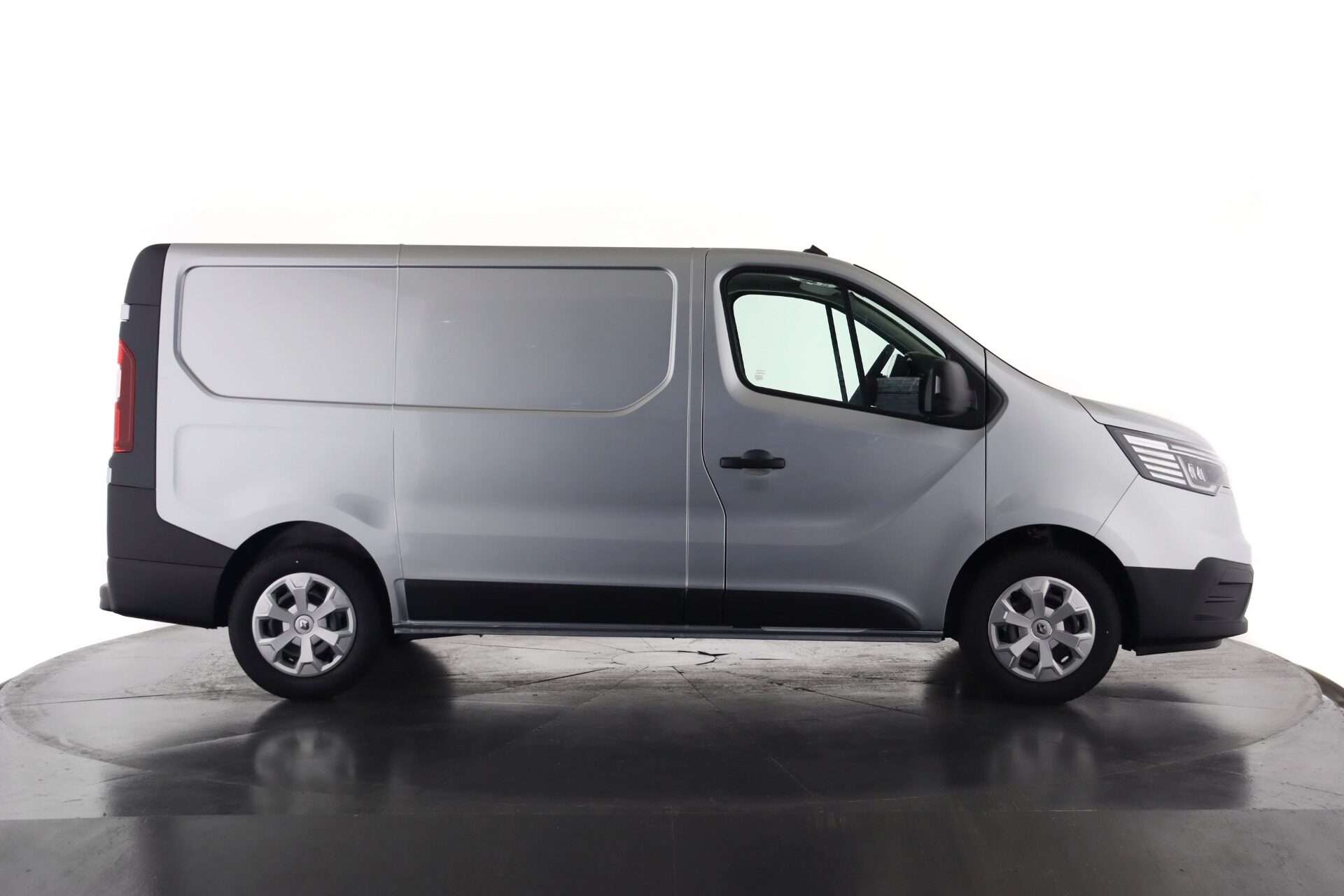 2024 RENAULT TRAFIC 2024 RENAULT TRAFIC