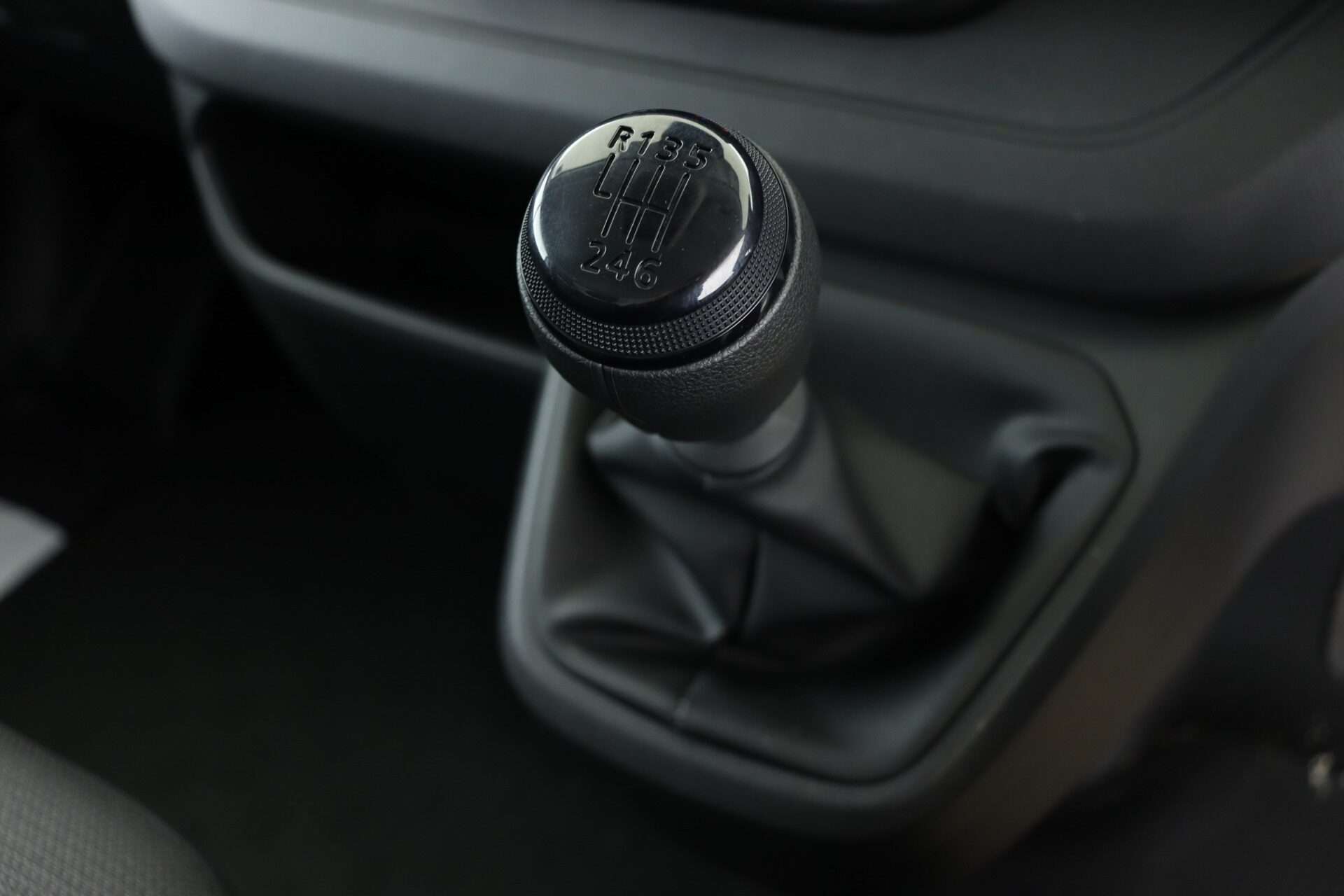 2024 RENAULT TRAFIC 2024 RENAULT TRAFIC