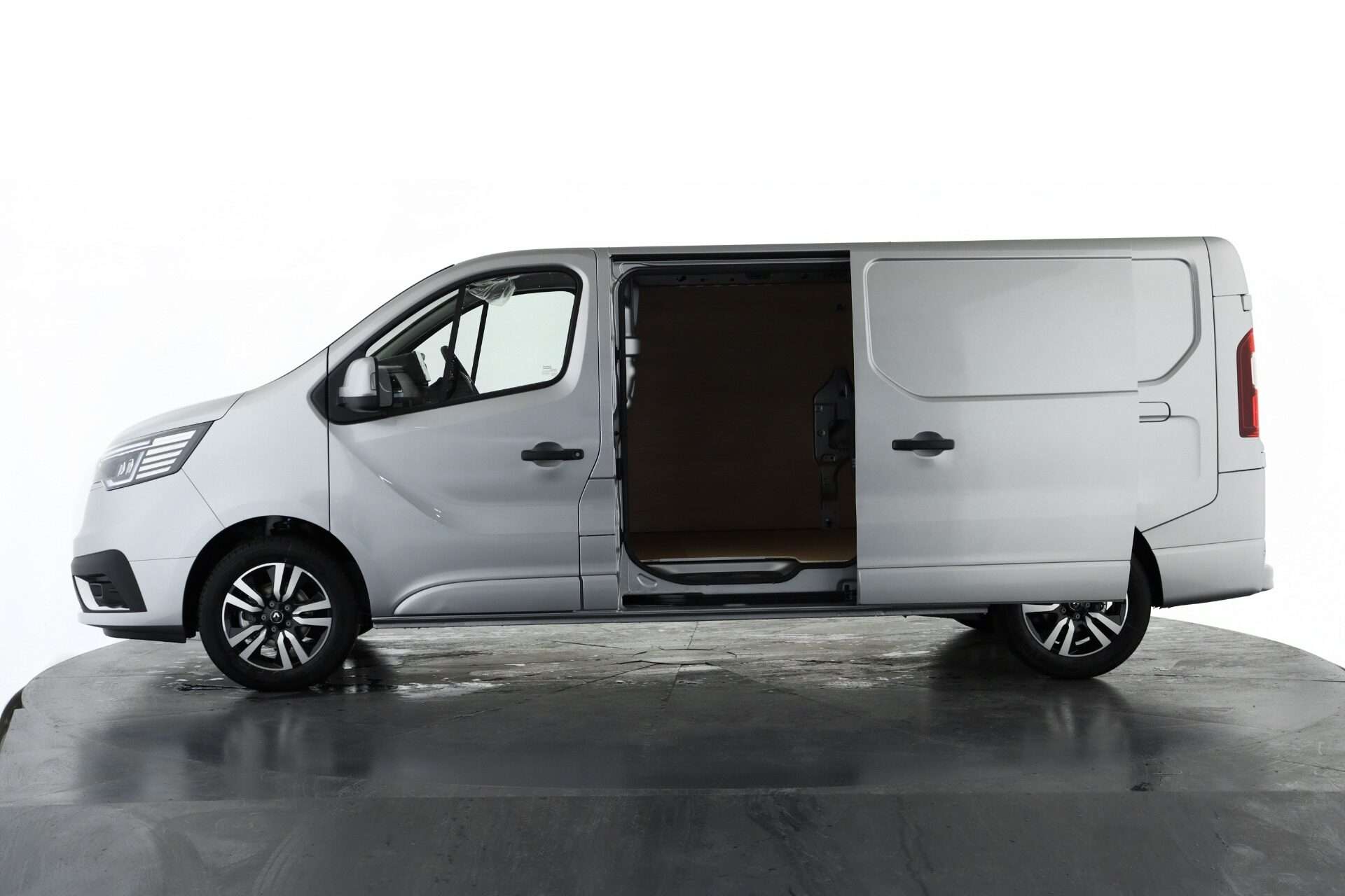 2025 RENAULT TRAFIC 2025 RENAULT TRAFIC