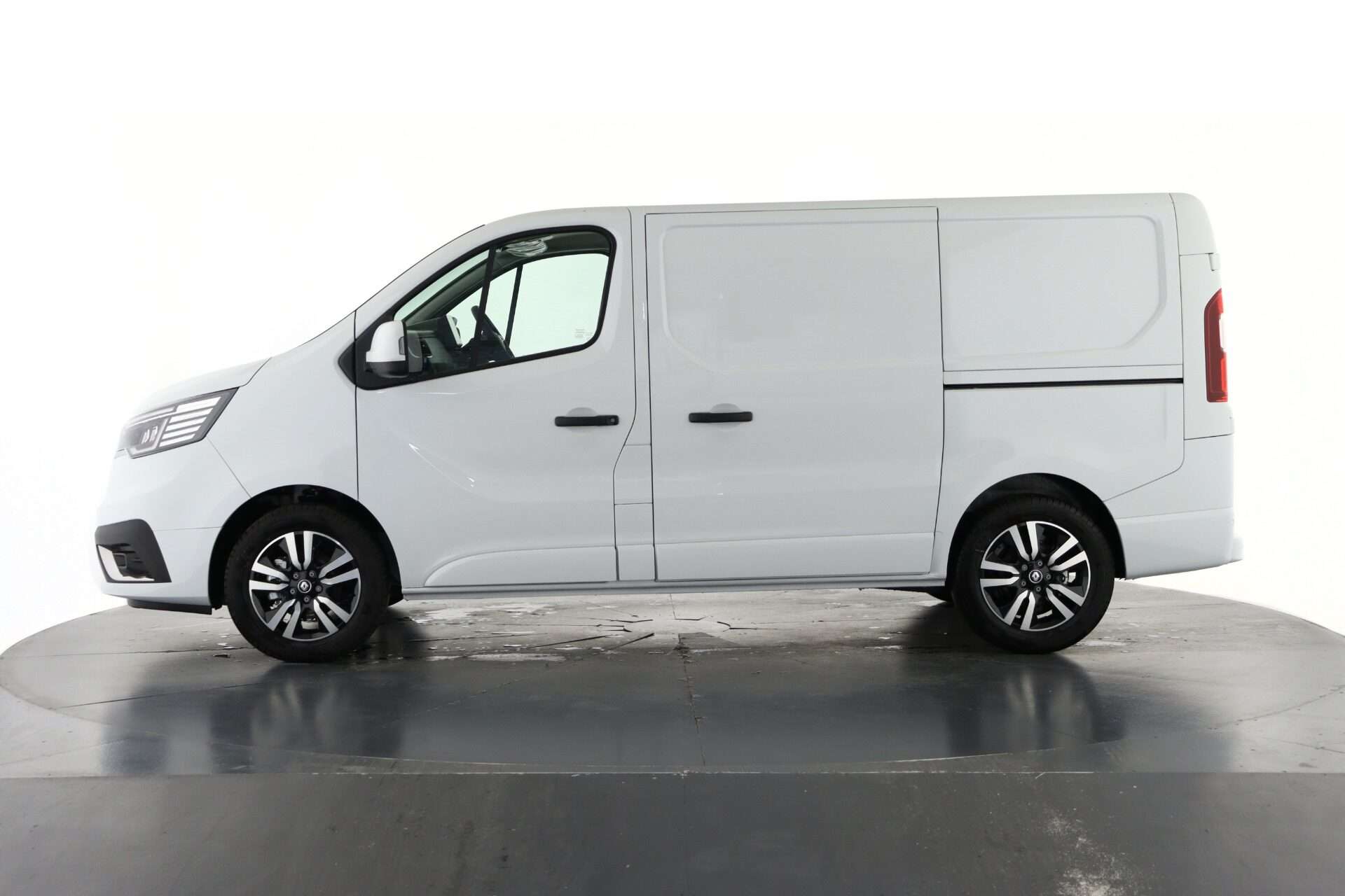 2025 RENAULT TRAFIC 2025 RENAULT TRAFIC
