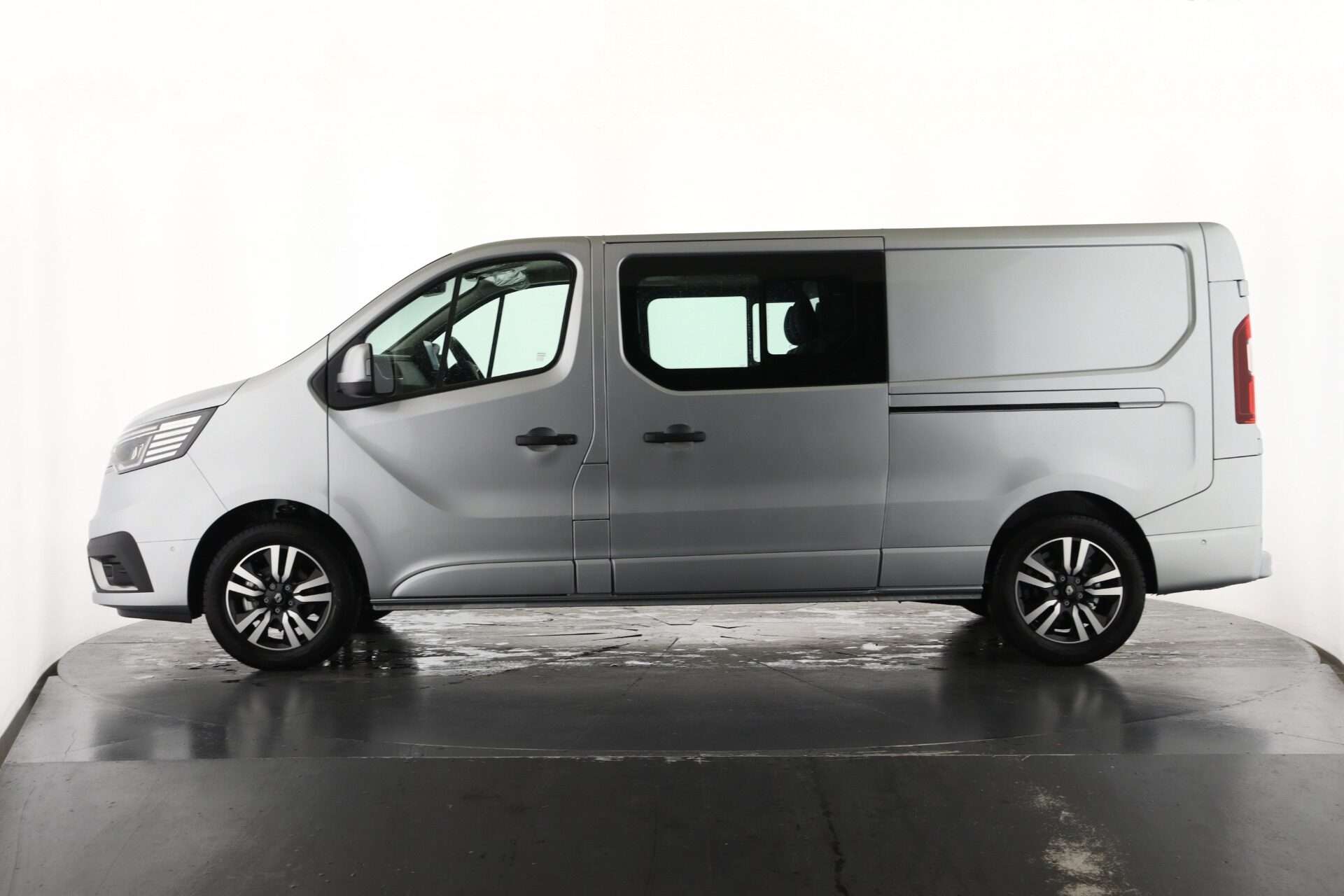 2025 RENAULT TRAFIC 2025 RENAULT TRAFIC