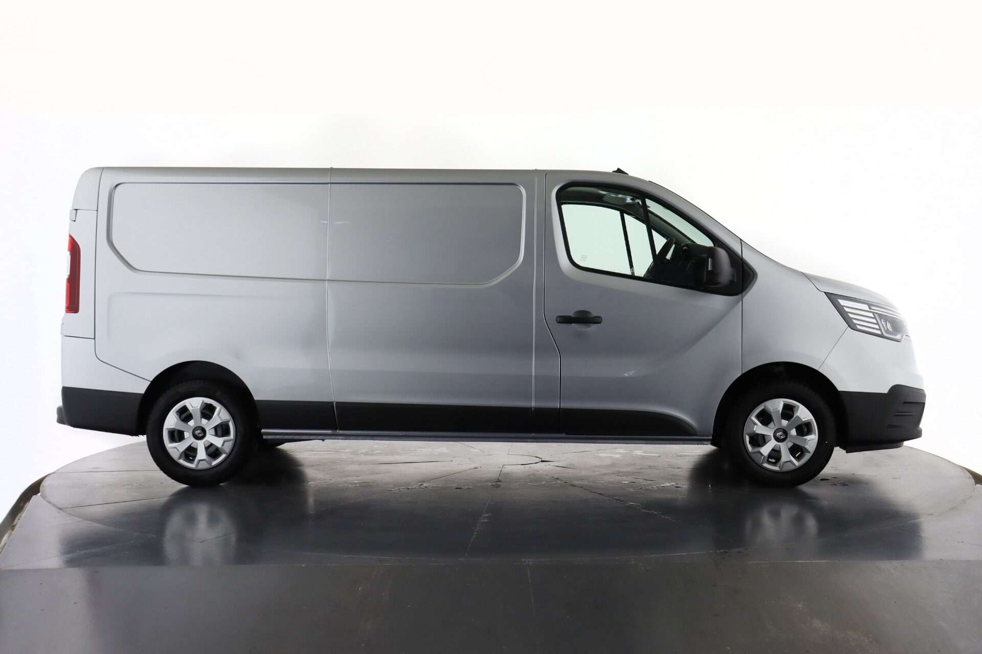 2025 RENAULT TRAFIC 2025 RENAULT TRAFIC