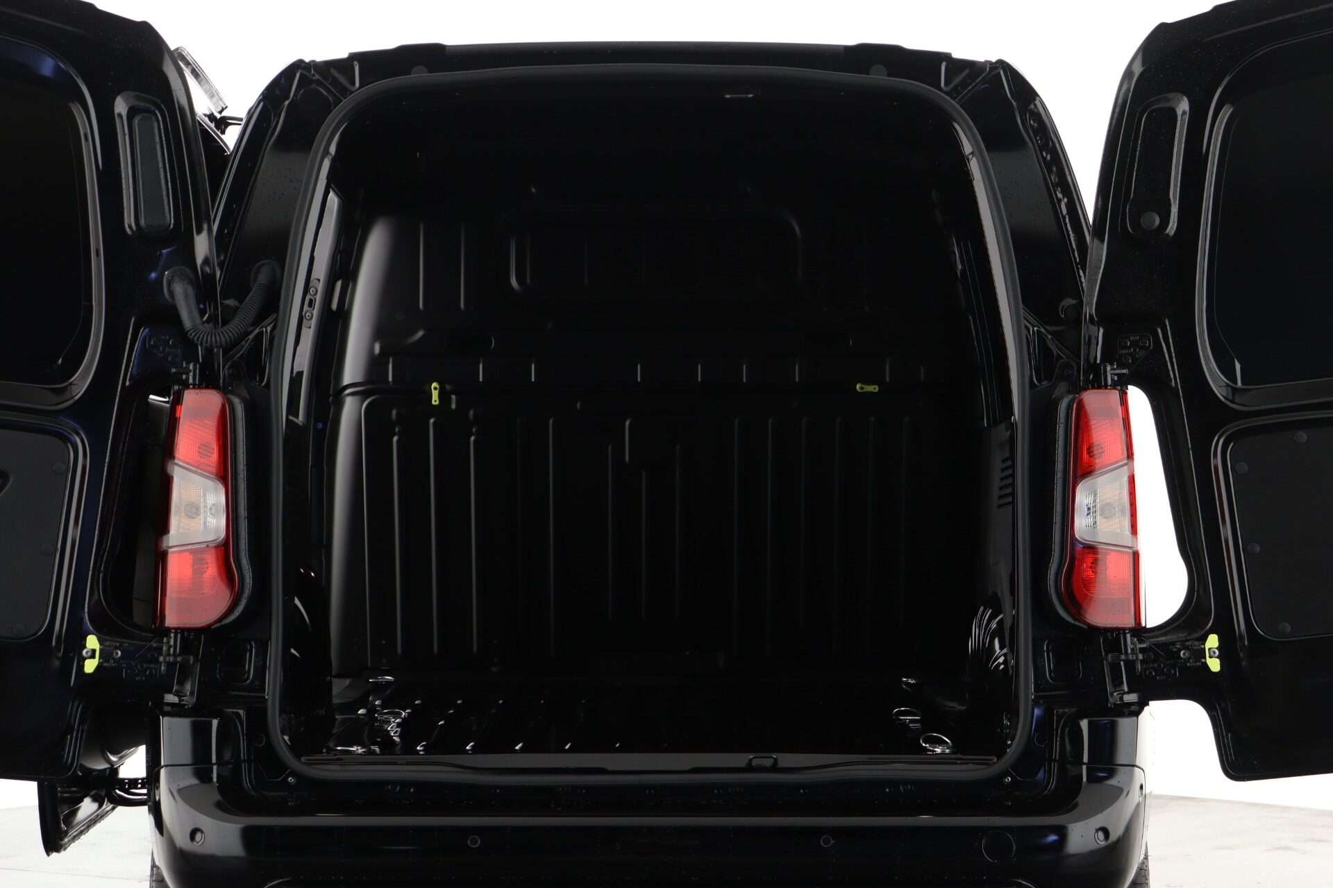 A 2025 PEUGEOT PARTNER Standard 1.5 BlueHDi 130 Asphalt EAT8 AUTO A 2025 PEUGEOT PARTNER Standard 1.5 BlueHDi 130 Asphalt EAT8 AUTO