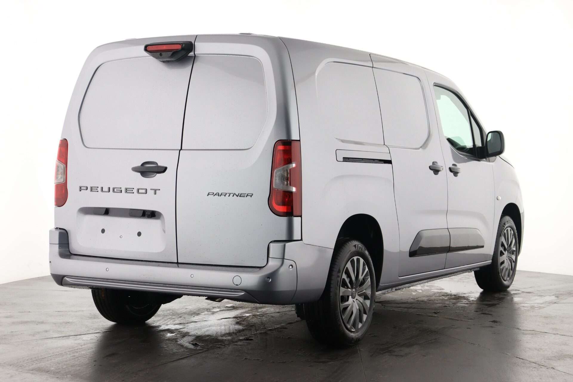 A 2025 PEUGEOT PARTNER Long 1.5 BlueHDi 130 Asphalt Auto EAT8 A 2025 PEUGEOT PARTNER Long 1.5 BlueHDi 130 Asphalt Auto EAT8