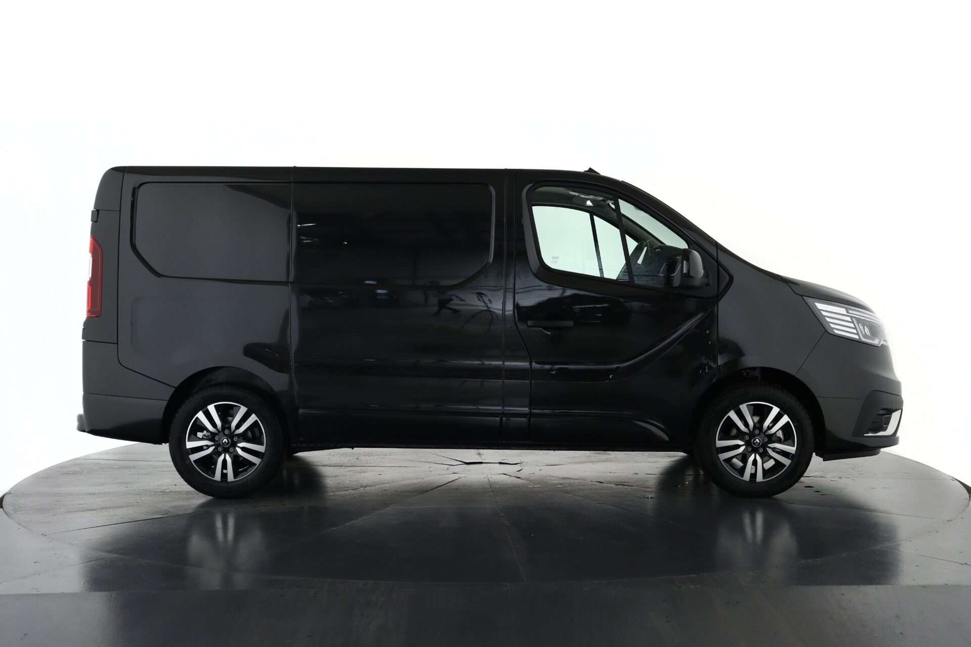 2025 RENAULT TRAFIC 2025 RENAULT TRAFIC