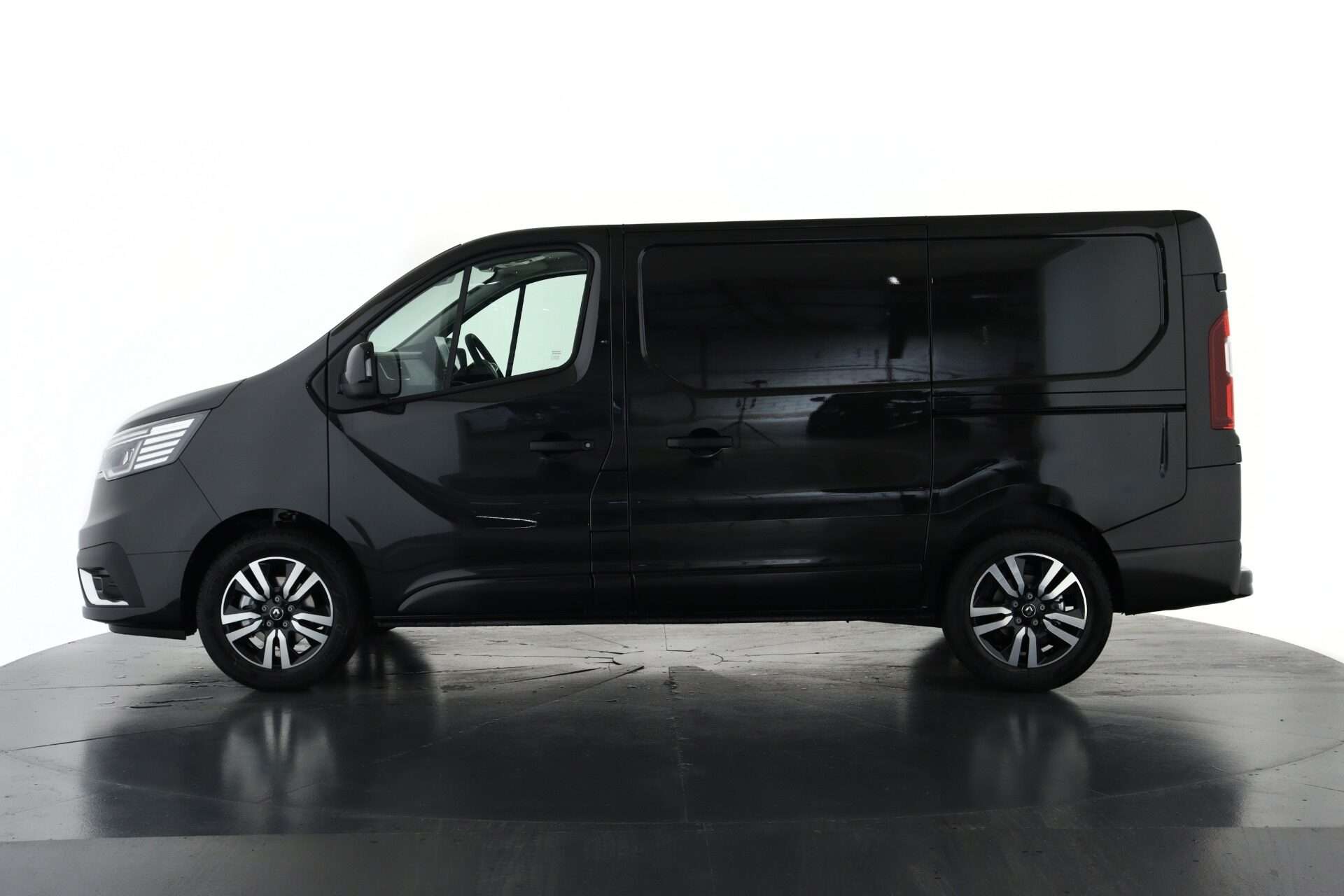 2025 RENAULT TRAFIC 2025 RENAULT TRAFIC
