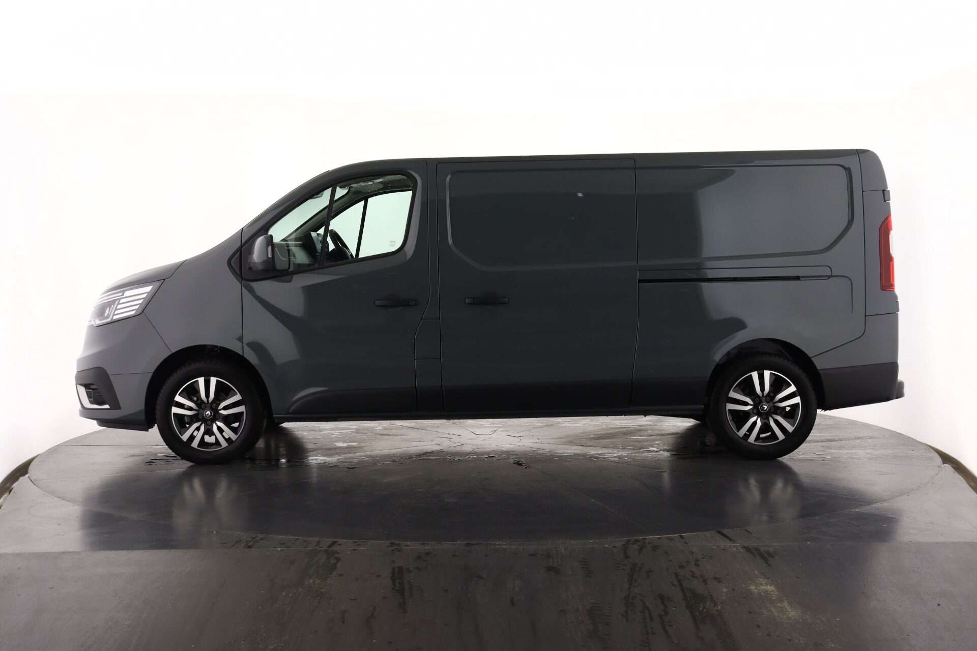 2025 RENAULT TRAFIC 2025 RENAULT TRAFIC
