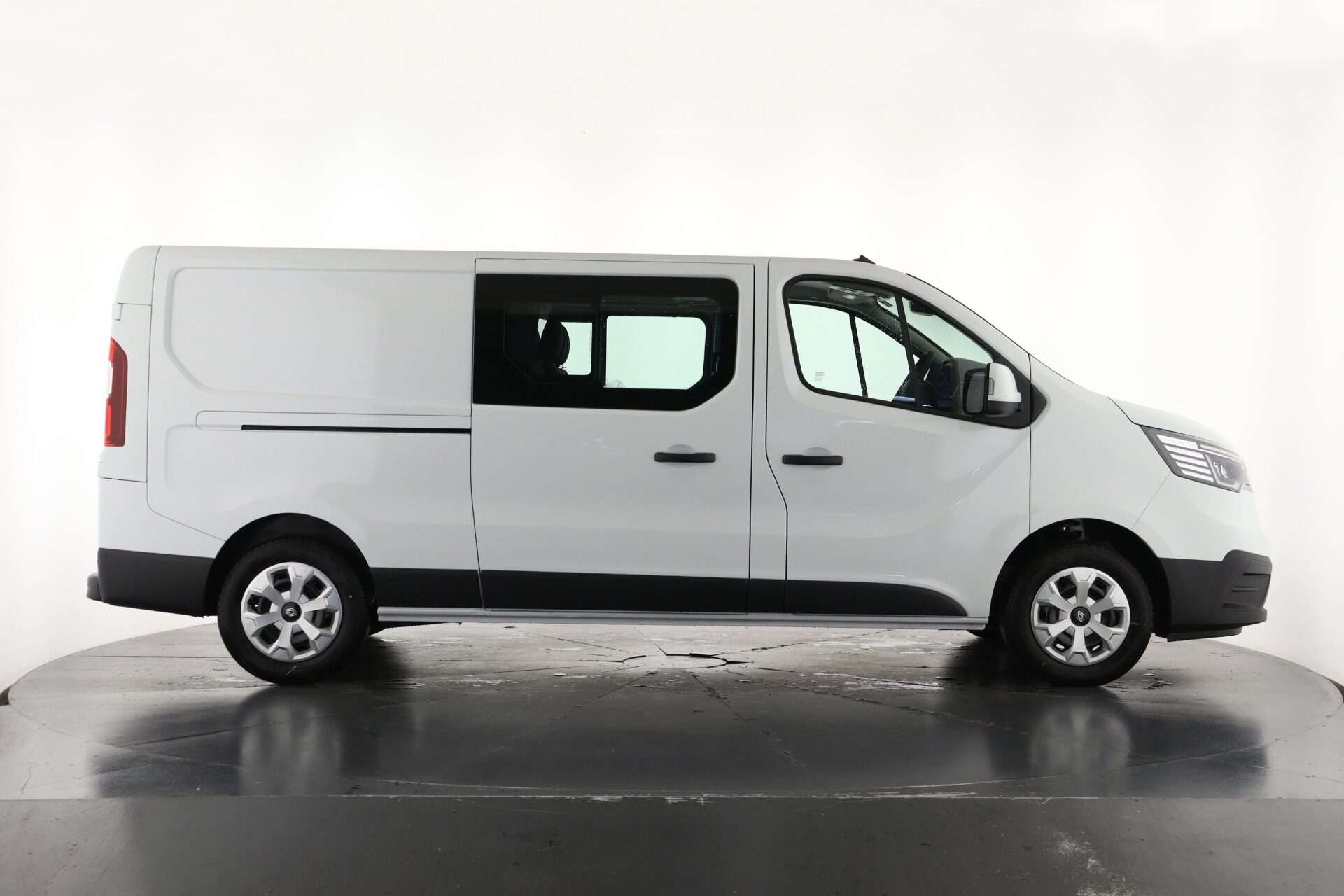2025 RENAULT TRAFIC 2025 RENAULT TRAFIC
