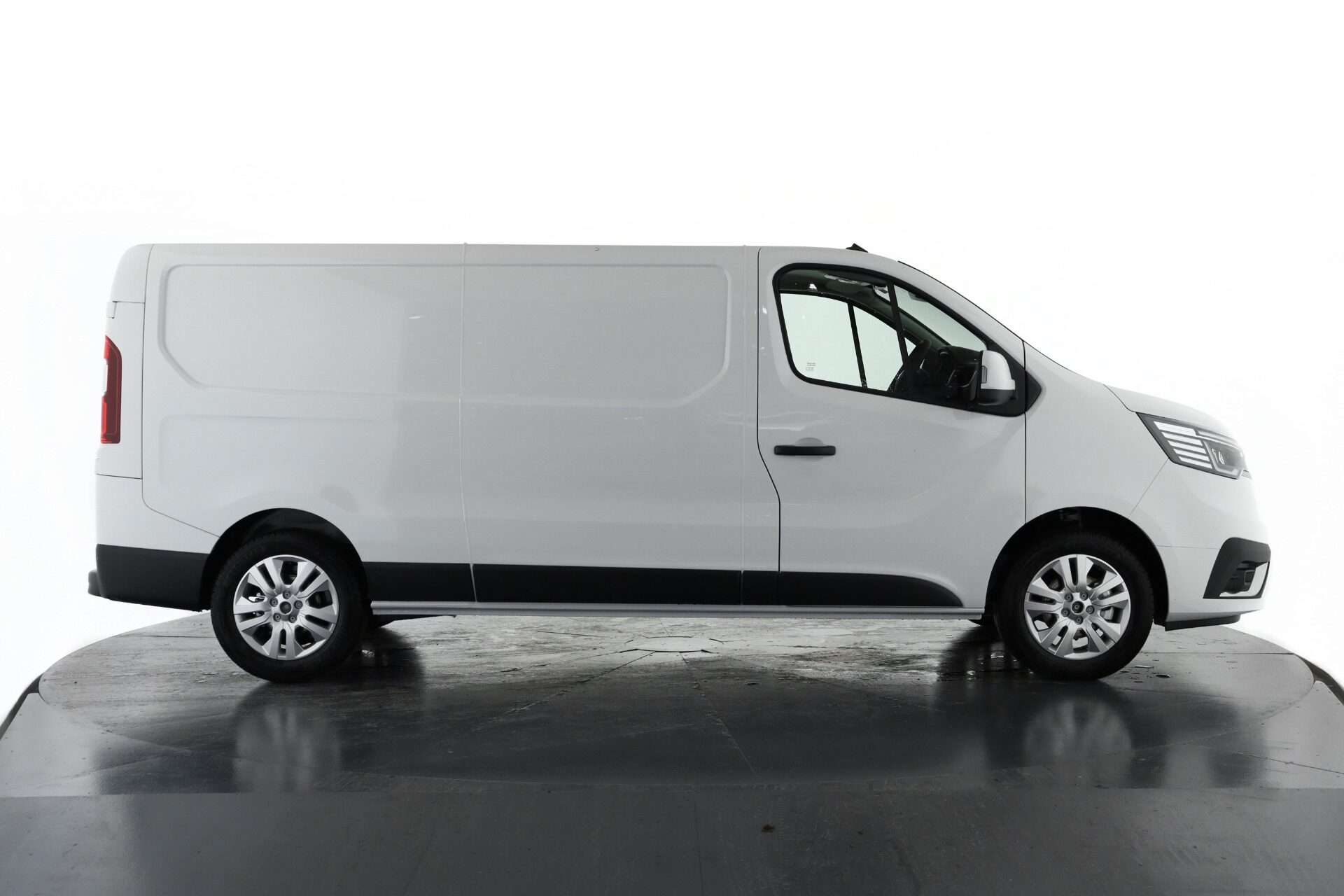 2025 RENAULT TRAFIC 2025 RENAULT TRAFIC