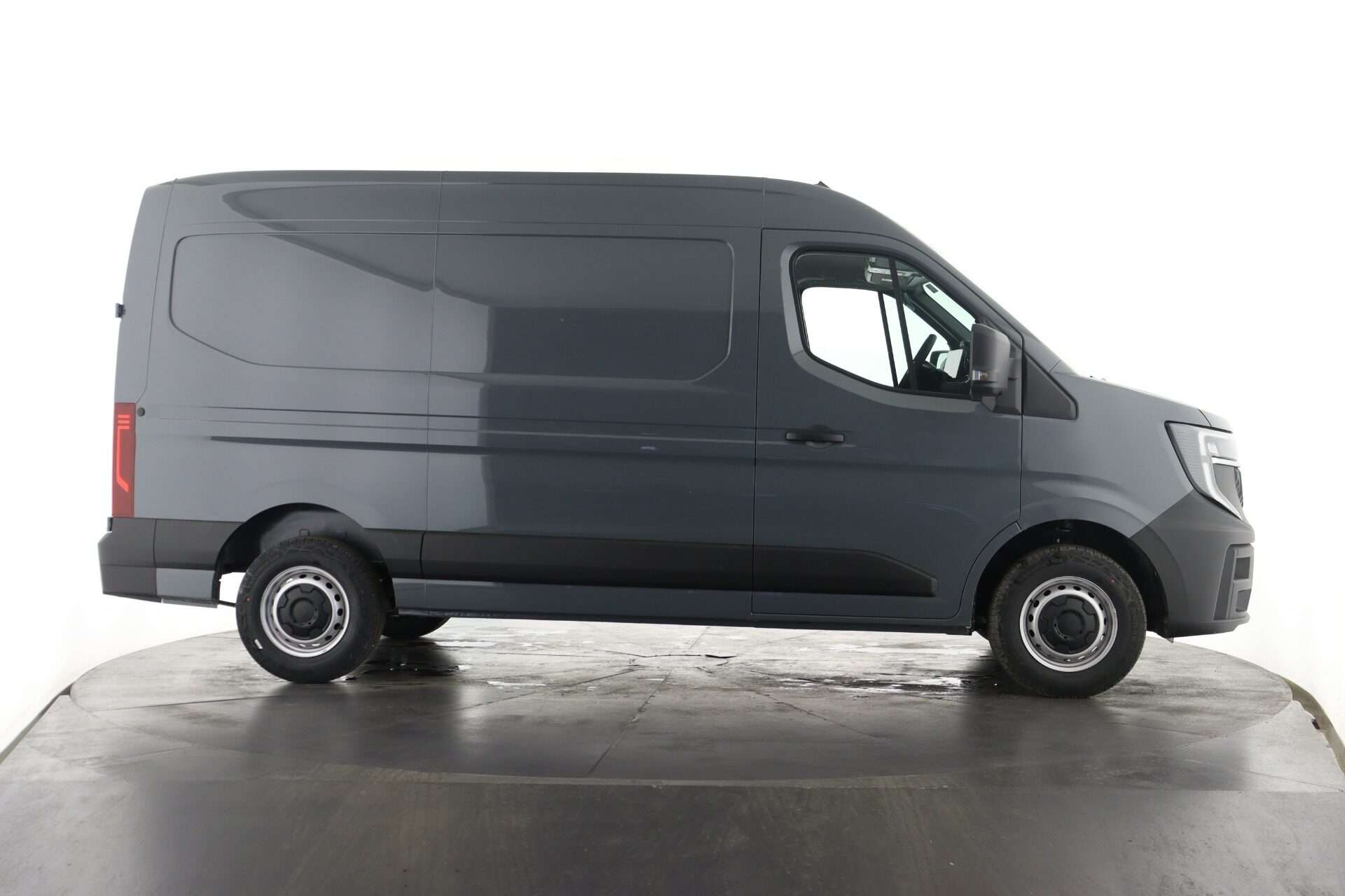 A 2025 RENAULT MASTER MM35 Blue dCi 150 Advance Medium Roof A 2025 RENAULT MASTER MM35 Blue dCi 150 Advance Medium Roof