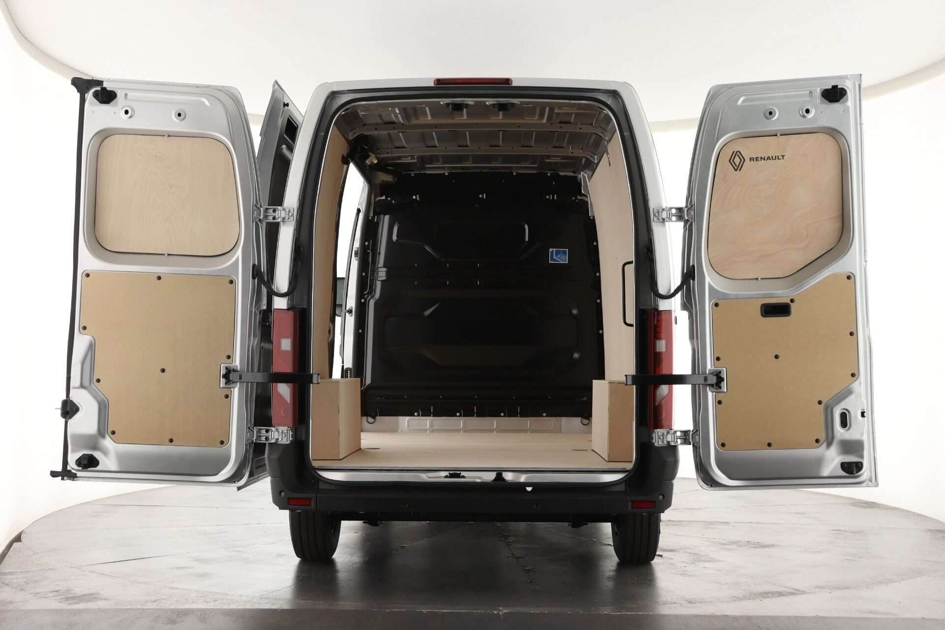 A null RENAULT MASTER MM35 Blue dCi 150 Advance Medium Roof Van Auto A null RENAULT MASTER MM35 Blue dCi 150 Advance Medium Roof Van Auto