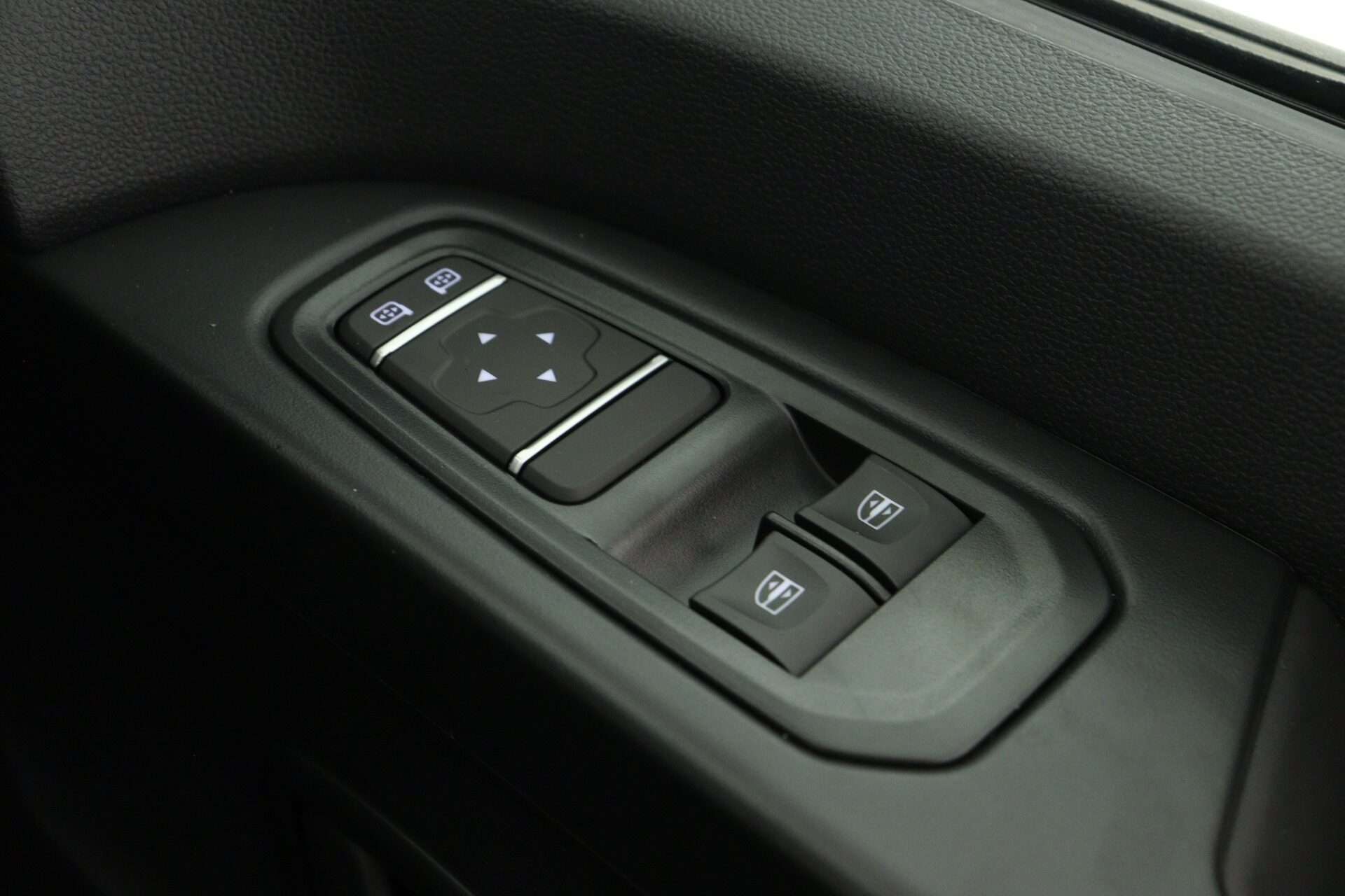 2025 RENAULT TRAFIC 2025 RENAULT TRAFIC