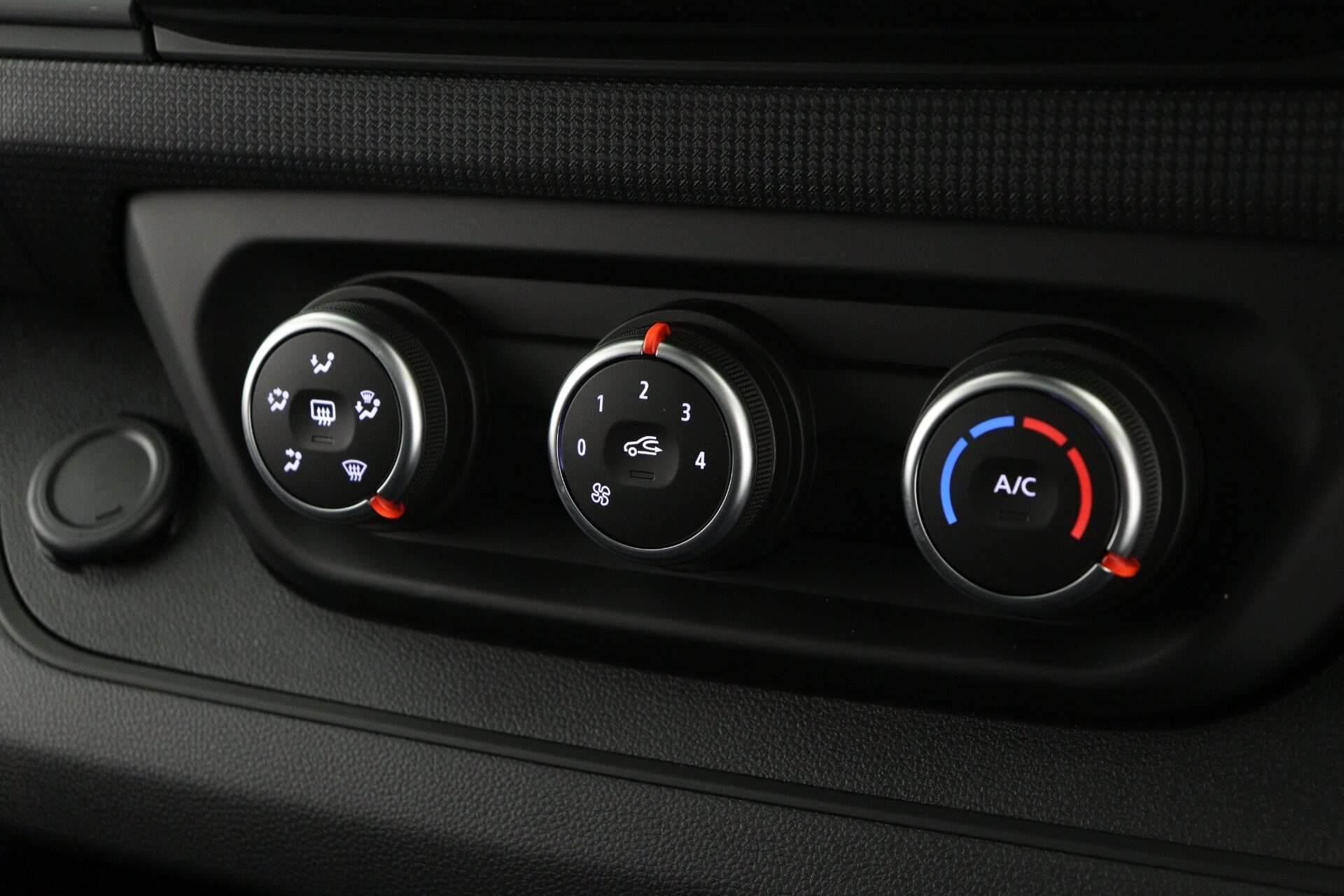 2025 RENAULT TRAFIC 2025 RENAULT TRAFIC