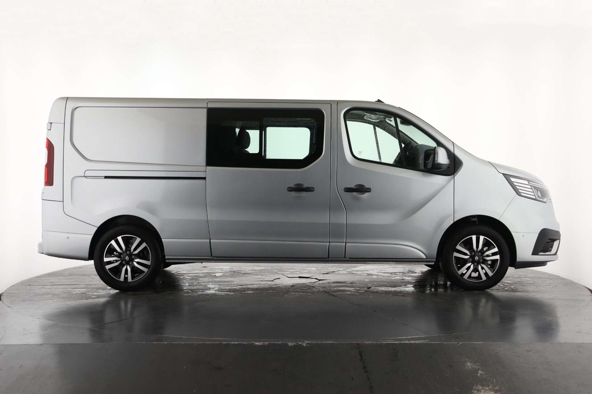 2025 RENAULT TRAFIC 2025 RENAULT TRAFIC