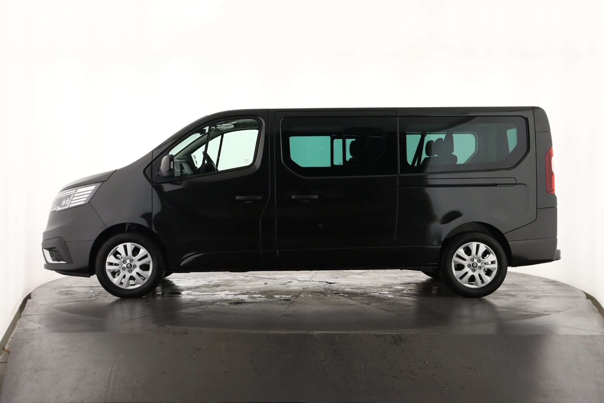 2025 RENAULT TRAFIC 2025 RENAULT TRAFIC