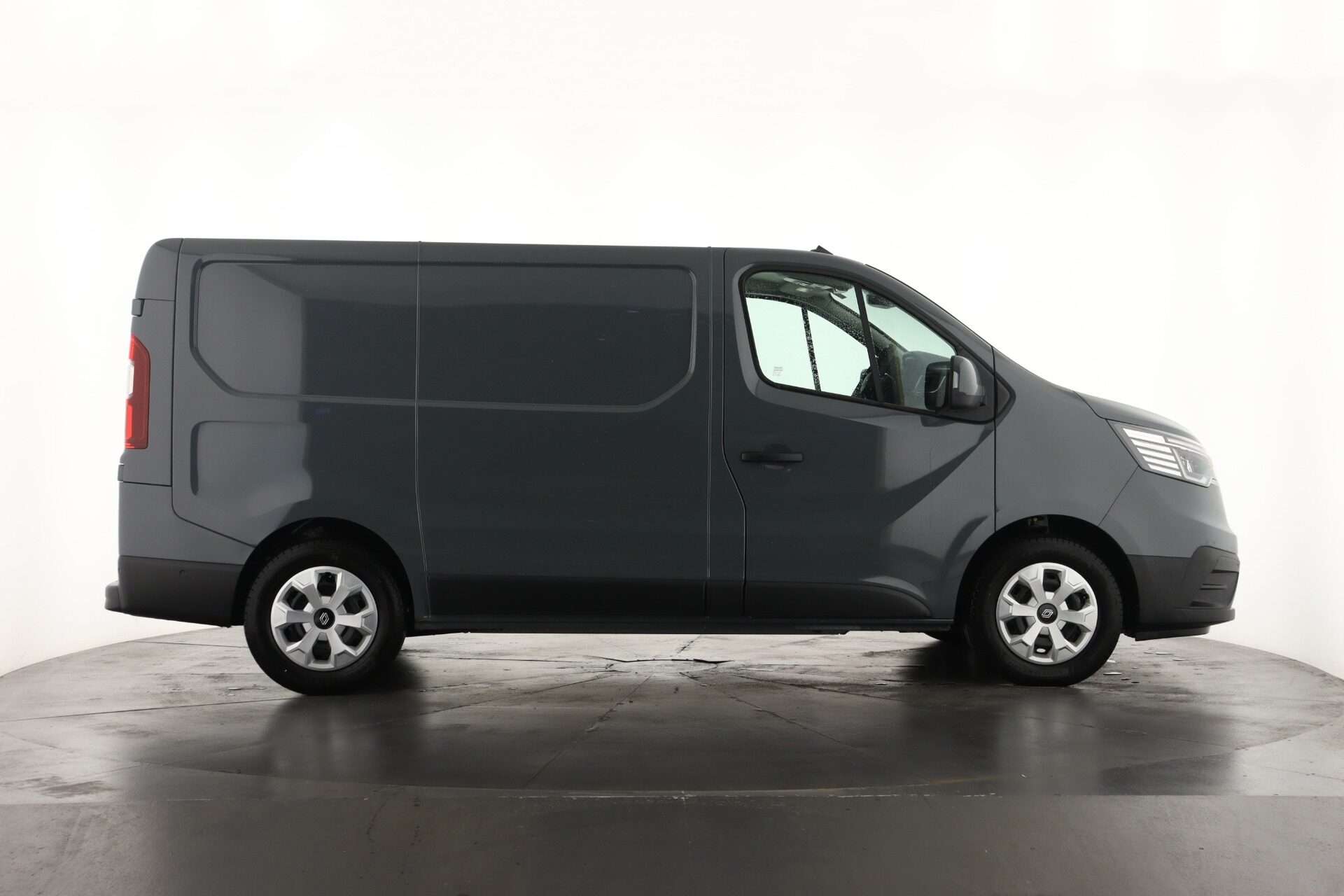2024 RENAULT TRAFIC 2024 RENAULT TRAFIC