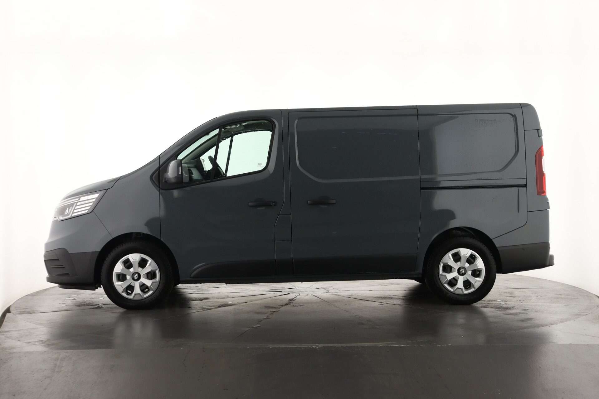 2024 RENAULT TRAFIC 2024 RENAULT TRAFIC