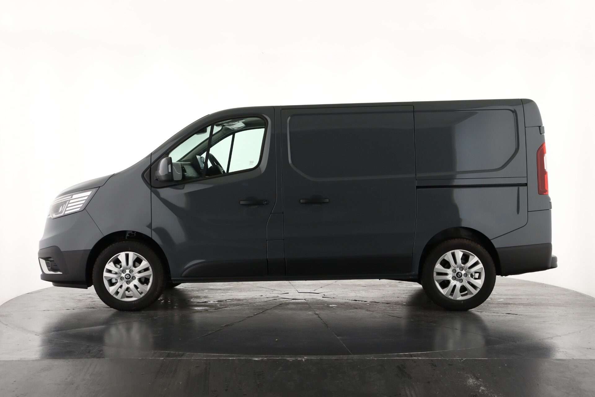 2025 RENAULT TRAFIC 2025 RENAULT TRAFIC
