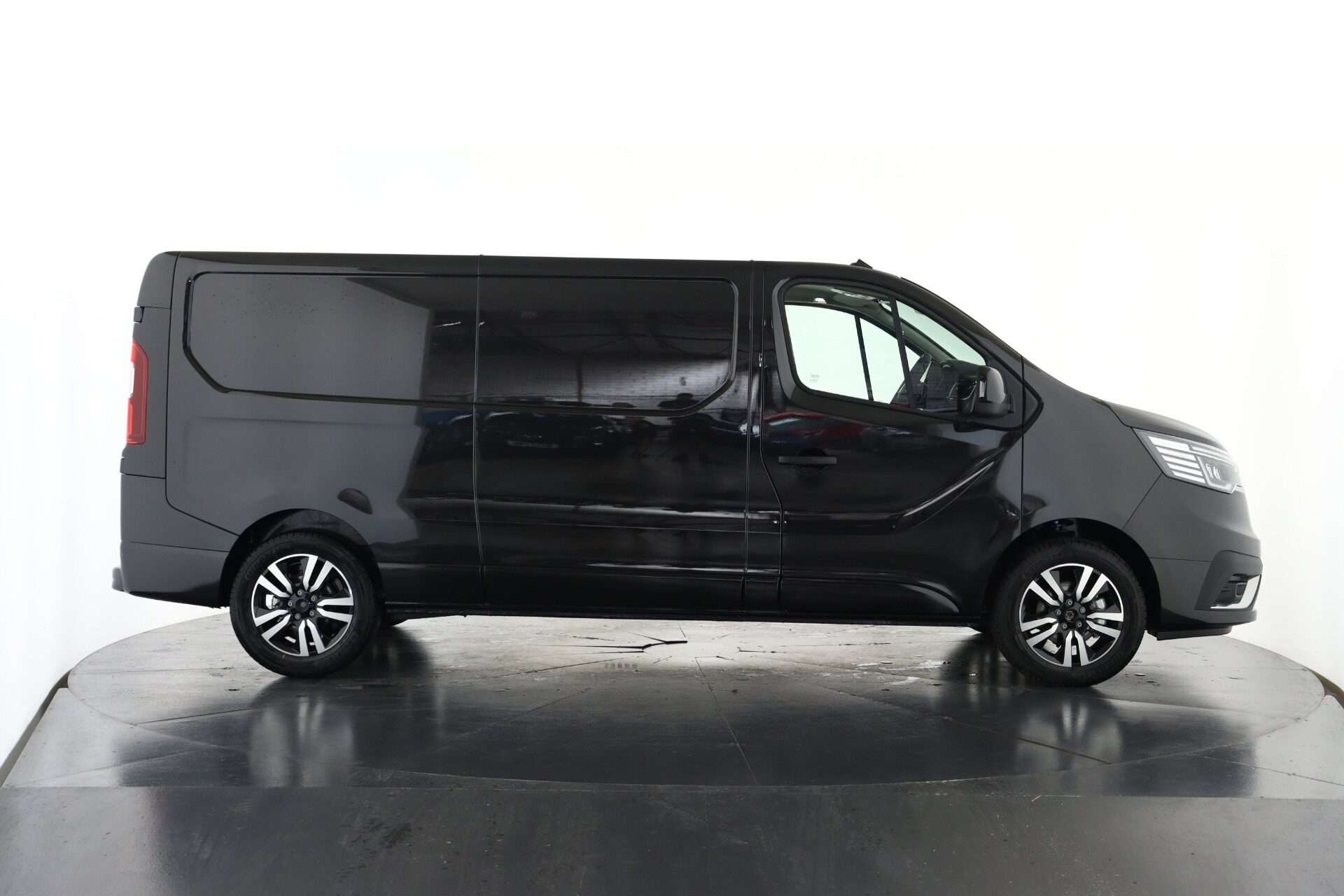 2025 RENAULT TRAFIC 2025 RENAULT TRAFIC