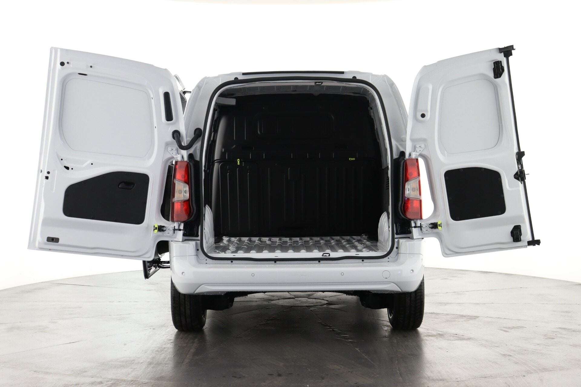 A 2025 PEUGEOT PARTNER PV Standard 1.5 BlueHDi 130 Asphalt Auto EAT8 A 2025 PEUGEOT PARTNER PV Standard 1.5 BlueHDi 130 Asphalt Auto EAT8