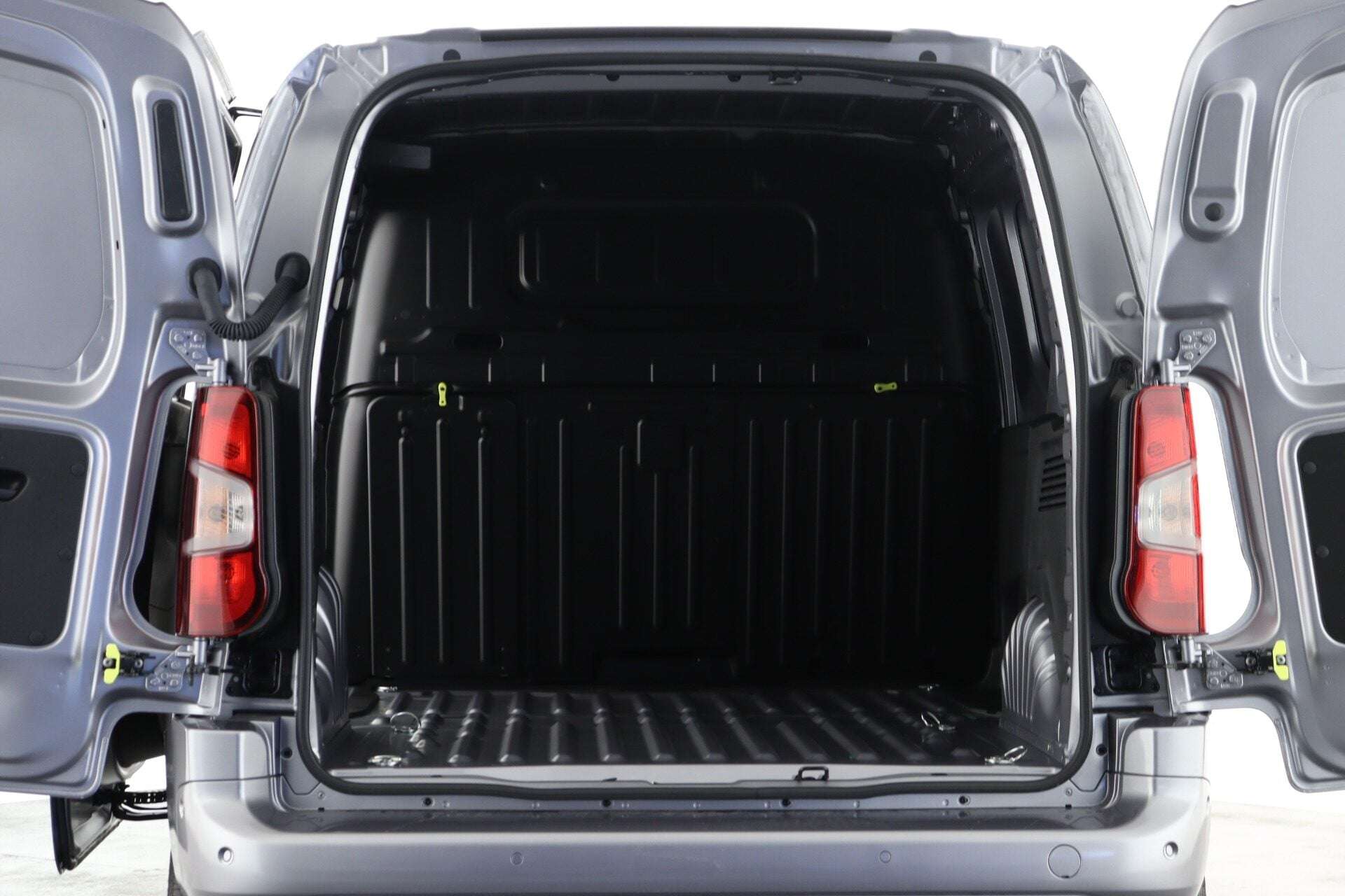 A 2025 PEUGEOT PARTNER Long 1.5 BlueHDi 130 Asphalt Auto EAT8 A 2025 PEUGEOT PARTNER Long 1.5 BlueHDi 130 Asphalt Auto EAT8