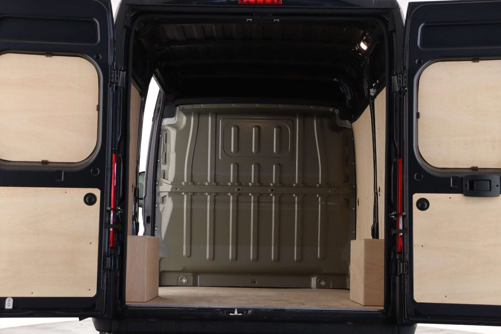 A 2025 CITROEN RELAY 35 L2H2 2.2 BlueHDi 140 H2 Enterprise Auto A 2025 CITROEN RELAY 35 L2H2 2.2 BlueHDi 140 H2 Enterprise Auto