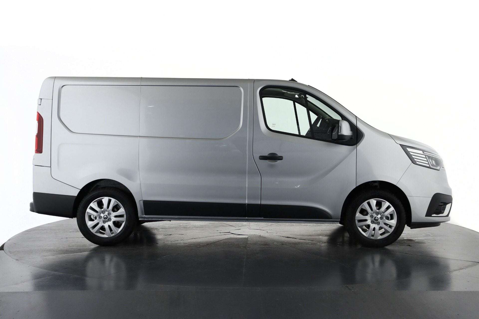 2025 RENAULT TRAFIC 2025 RENAULT TRAFIC