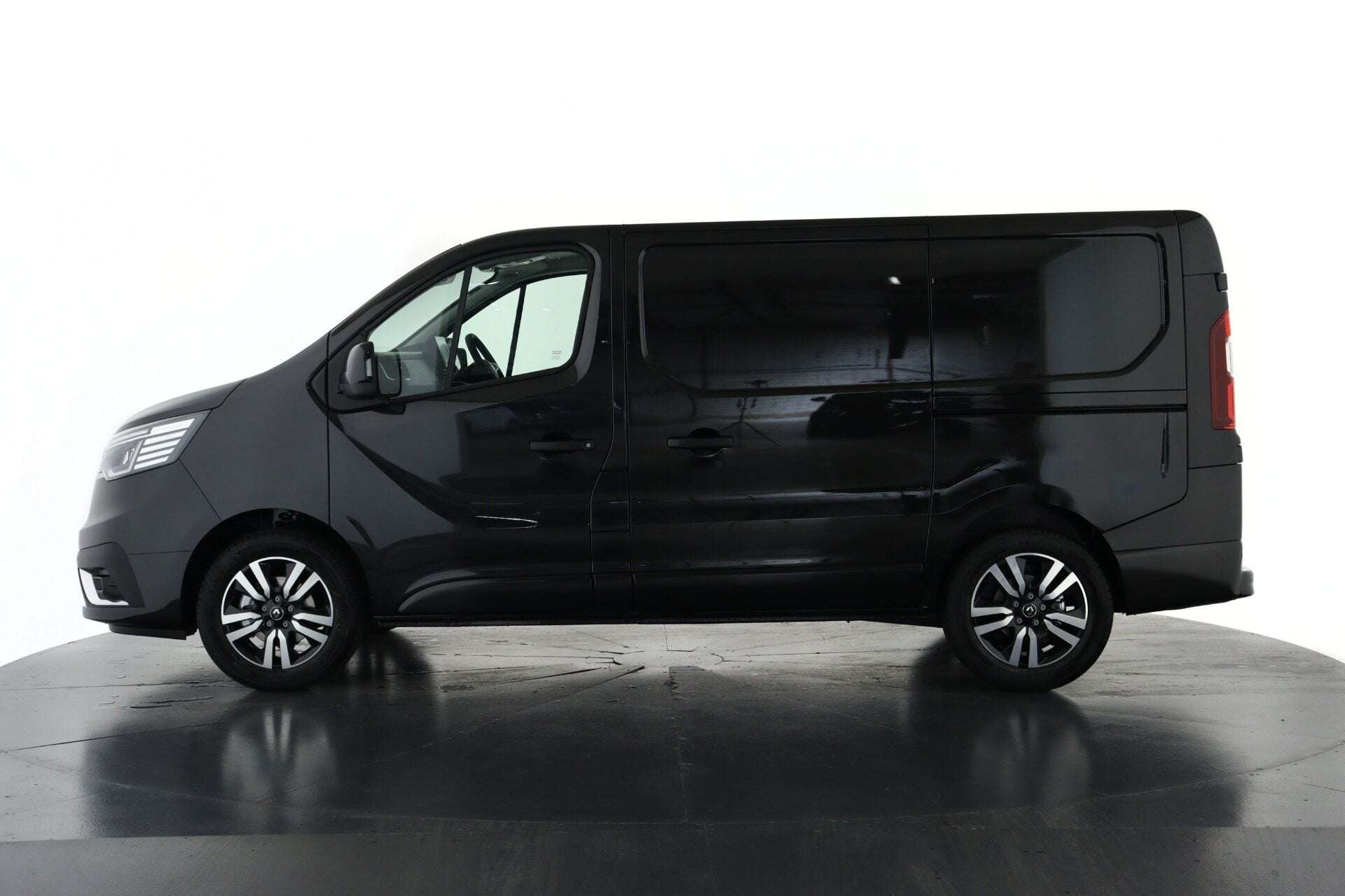2025 RENAULT TRAFIC 2025 RENAULT TRAFIC