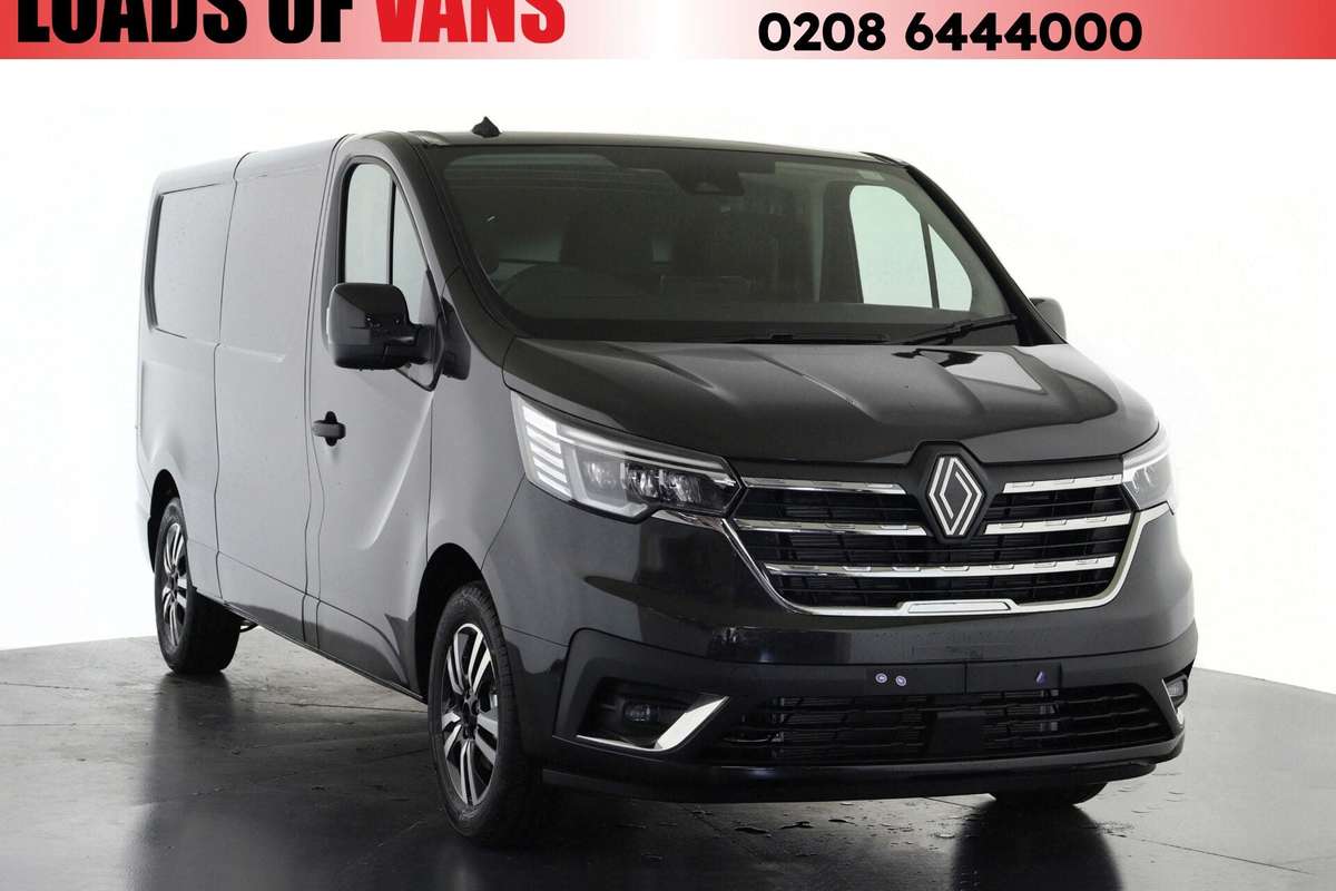 Check out this Renault Trafic 2025 Diesel Manual