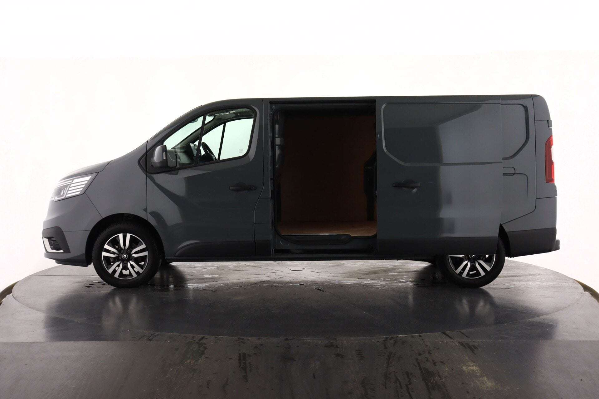 2025 RENAULT TRAFIC 2025 RENAULT TRAFIC