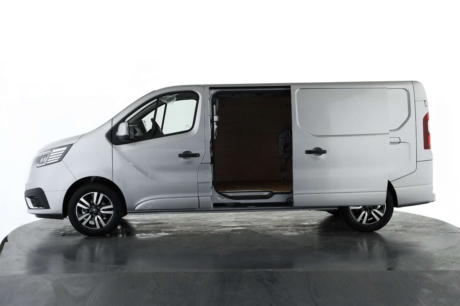 2025 RENAULT TRAFIC 2025 RENAULT TRAFIC