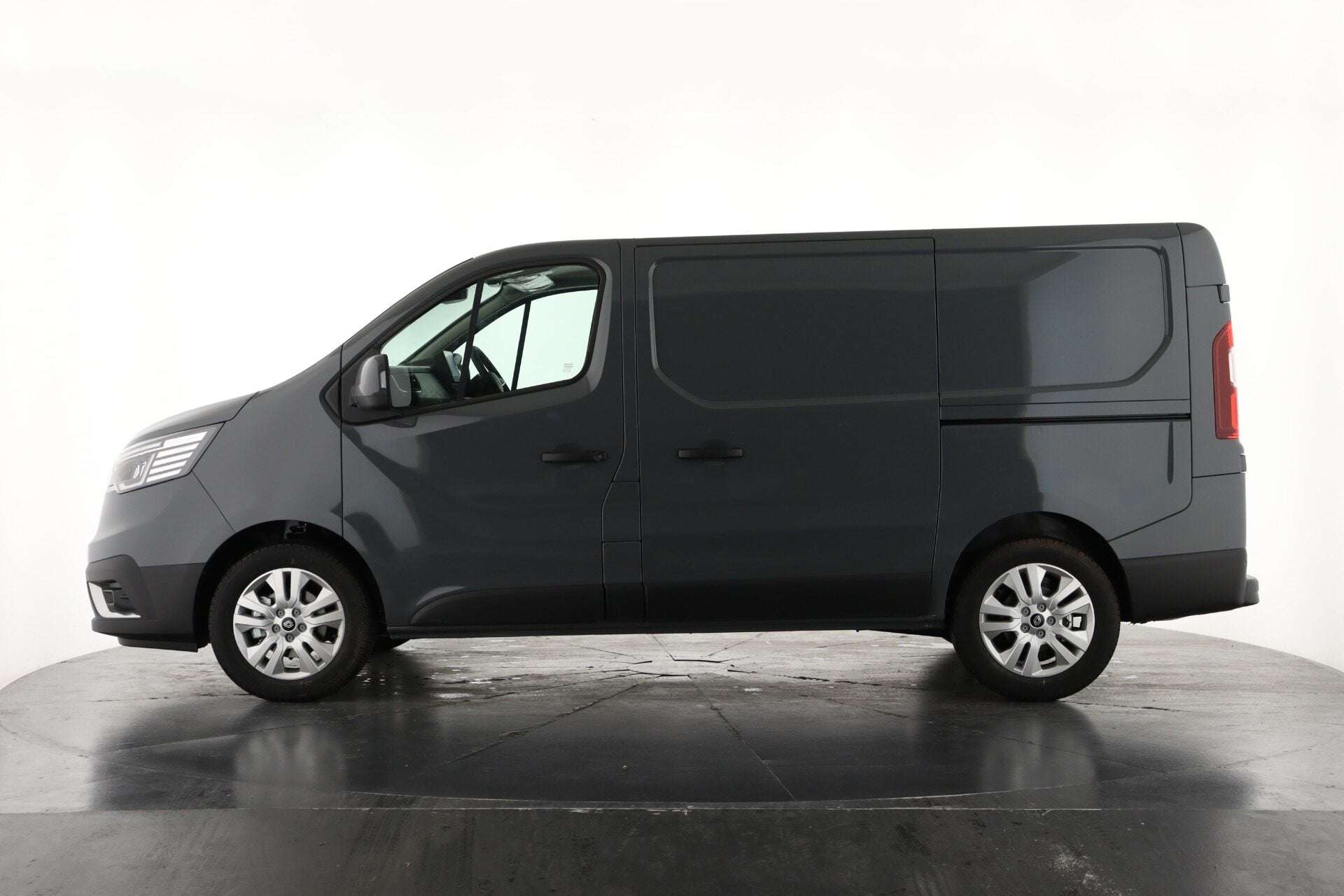 2025 RENAULT TRAFIC 2025 RENAULT TRAFIC