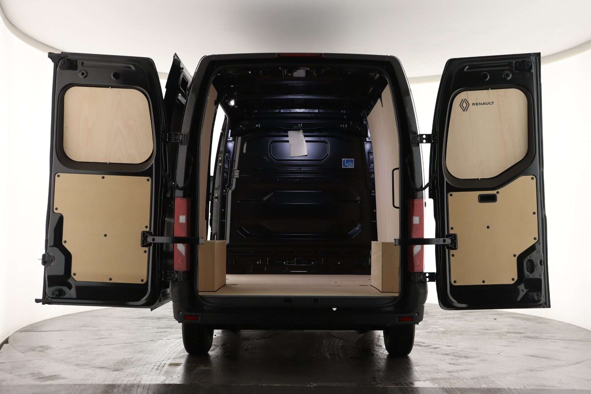 A 2025 RENAULT MASTER MM35 Blue dCi 170 Extra Auto A 2025 RENAULT MASTER MM35 Blue dCi 170 Extra Auto