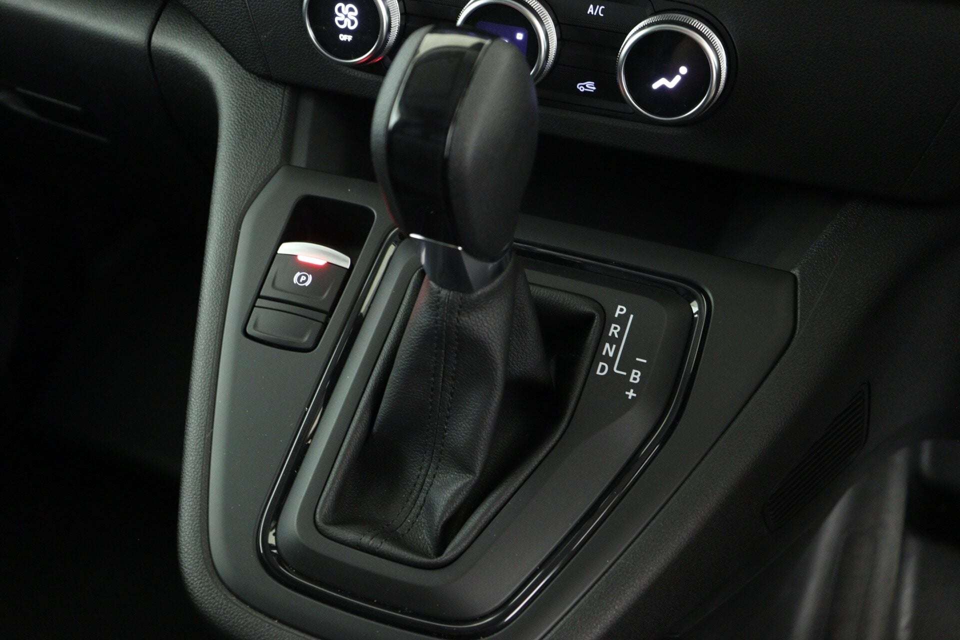 2025 RENAULT KANGOO 2025 RENAULT KANGOO