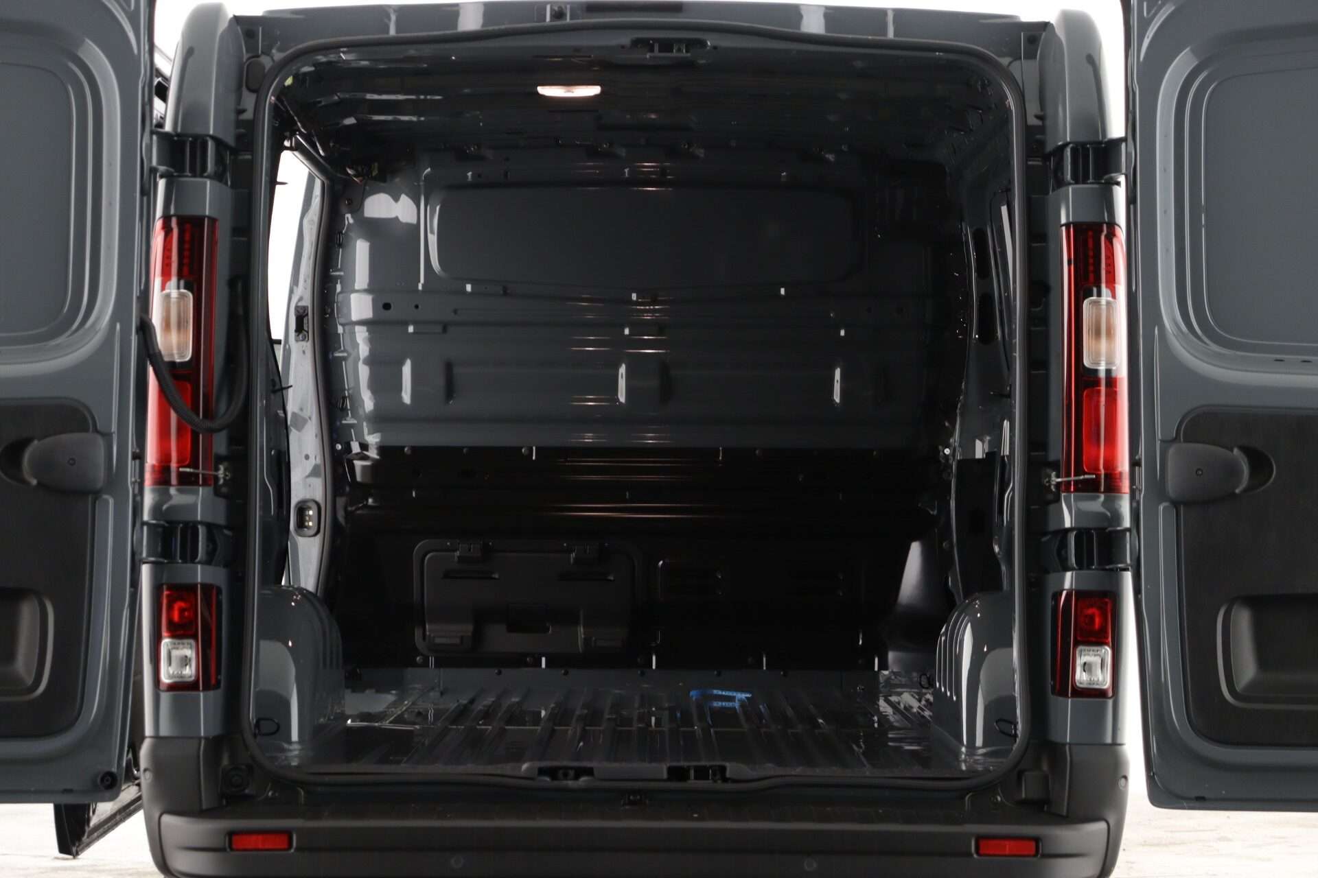 A 2025 RENAULT TRAFIC SL30 Blue dCi 130 Advance MY26 A 2025 RENAULT TRAFIC SL30 Blue dCi 130 Advance MY26