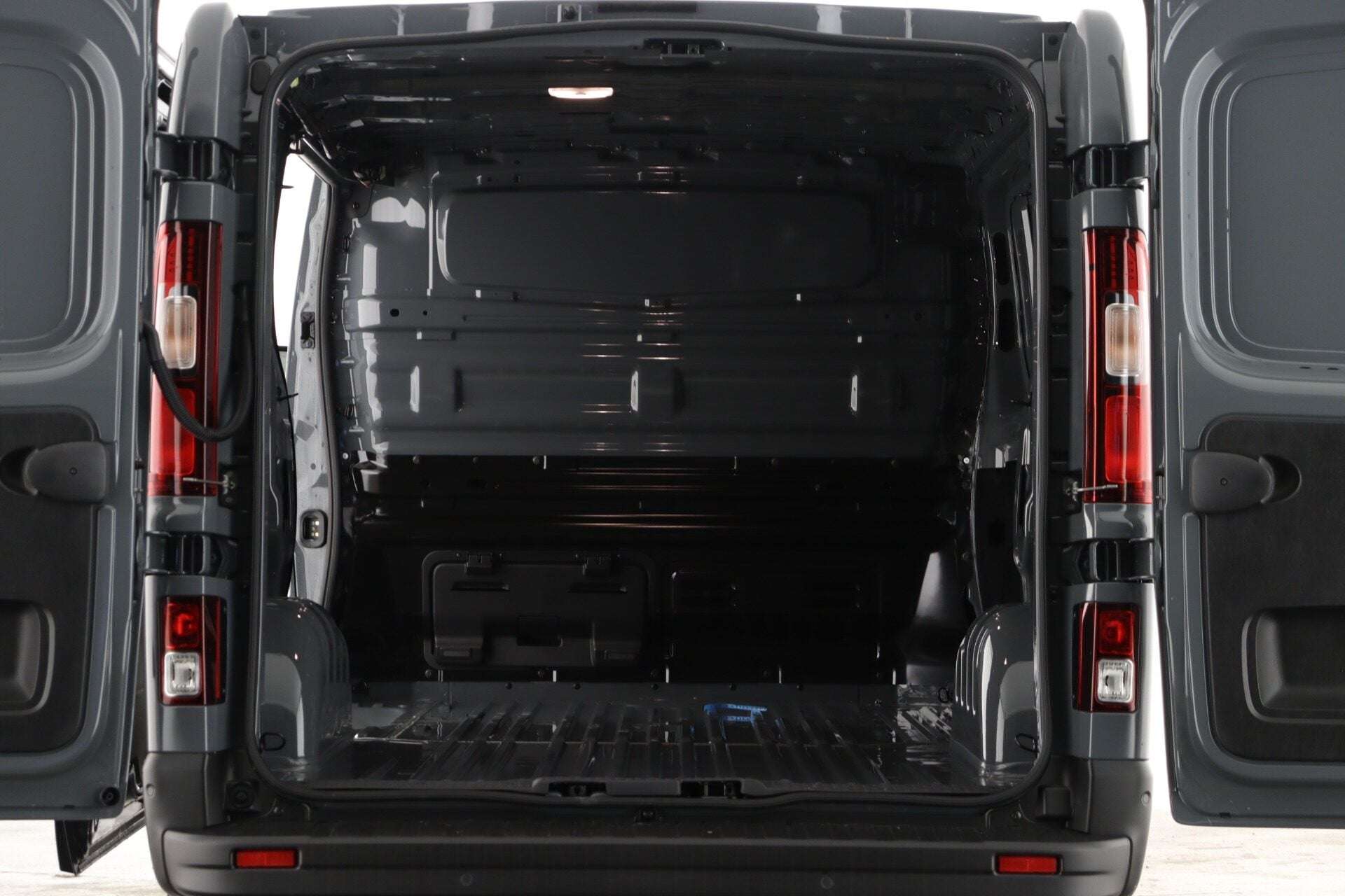 A 2025 RENAULT TRAFIC SL30 Blue dCi 130 Advance MY26 A 2025 RENAULT TRAFIC SL30 Blue dCi 130 Advance MY26