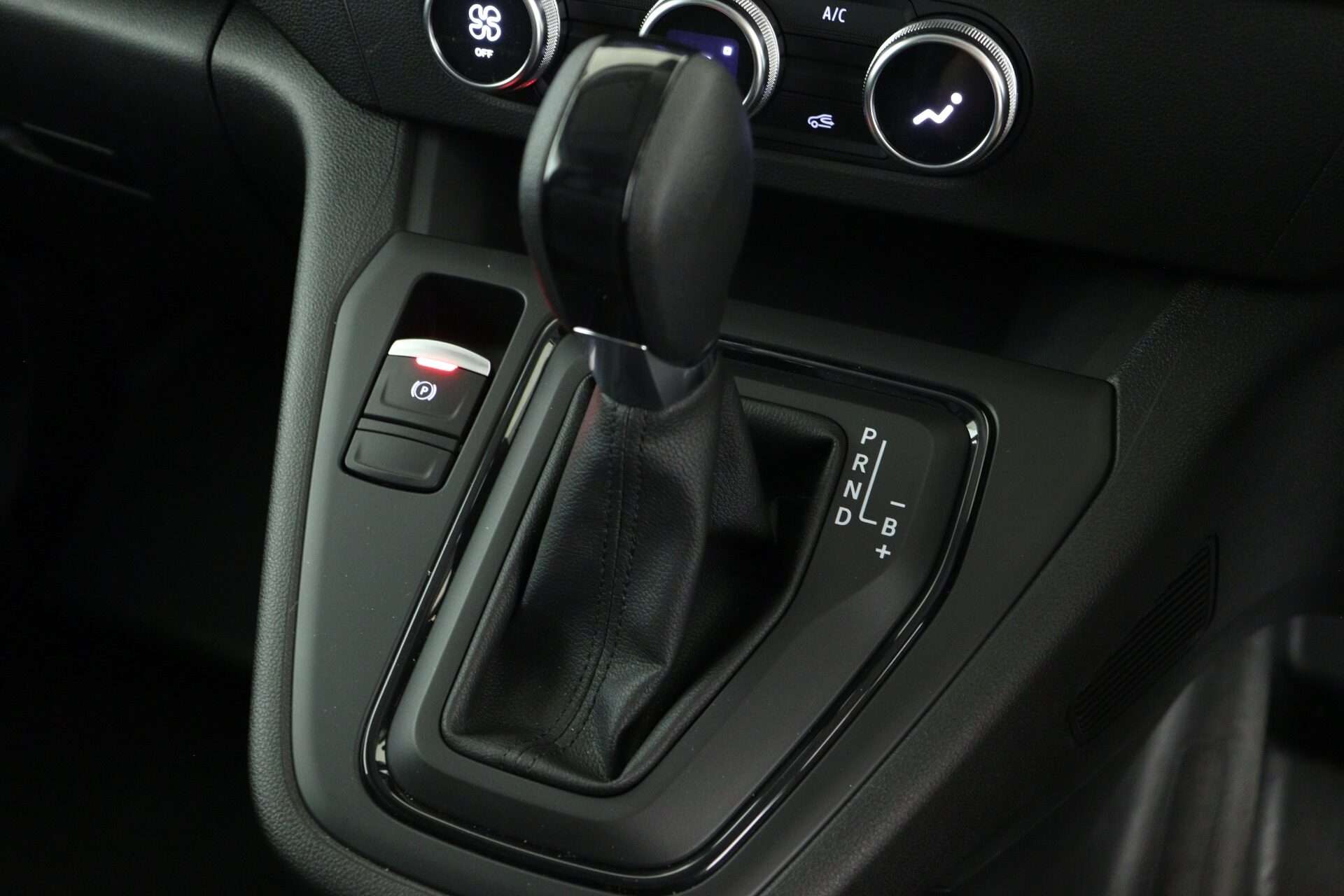 2025 RENAULT KANGOO 2025 RENAULT KANGOO