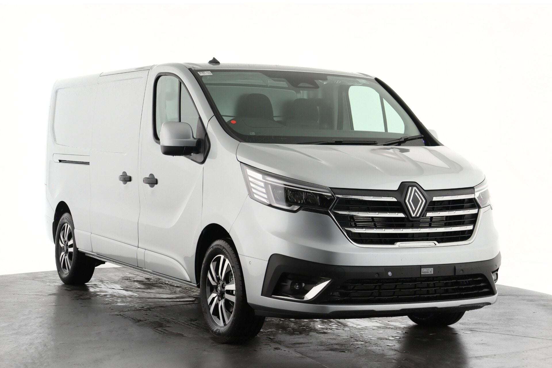 2025 RENAULT TRAFIC 2025 RENAULT TRAFIC