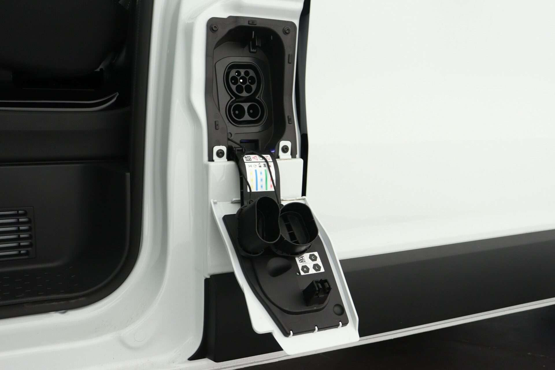 2024 RENAULT TRAFIC 2024 RENAULT TRAFIC