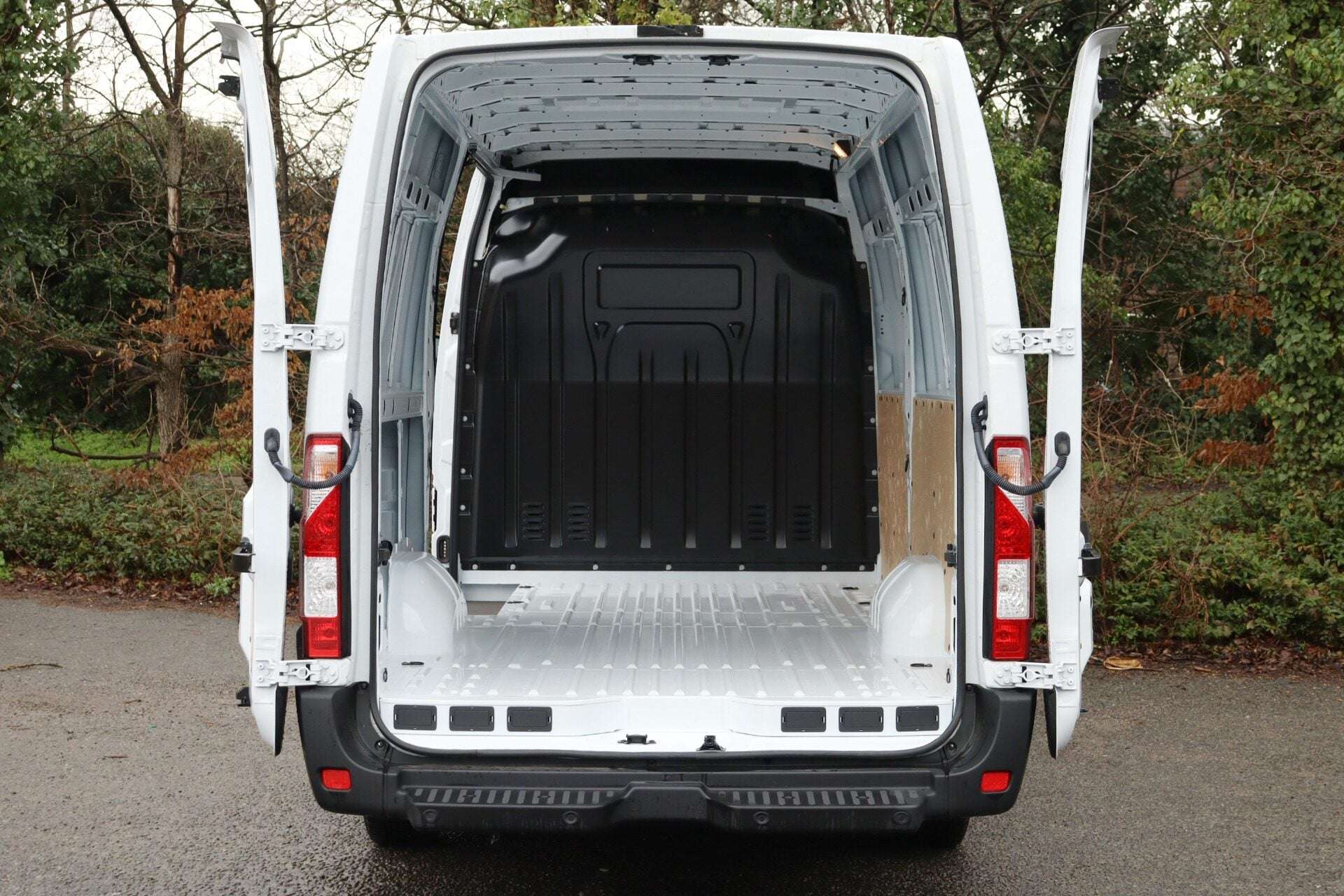 A 2025 NISSAN INTERSTAR R35 L3H2 145 Tekna A 2025 NISSAN INTERSTAR R35 L3H2 145 Tekna