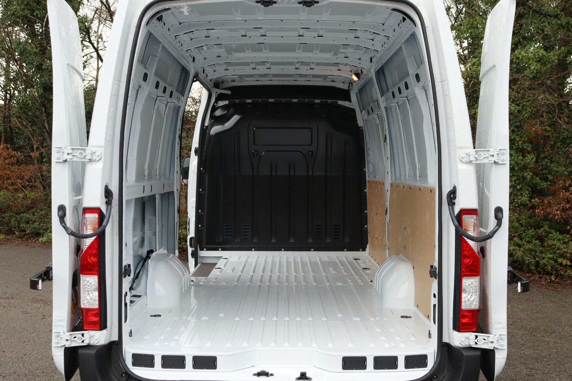 A 2025 NISSAN INTERSTAR R35 L3H2 145 Tekna A 2025 NISSAN INTERSTAR R35 L3H2 145 Tekna