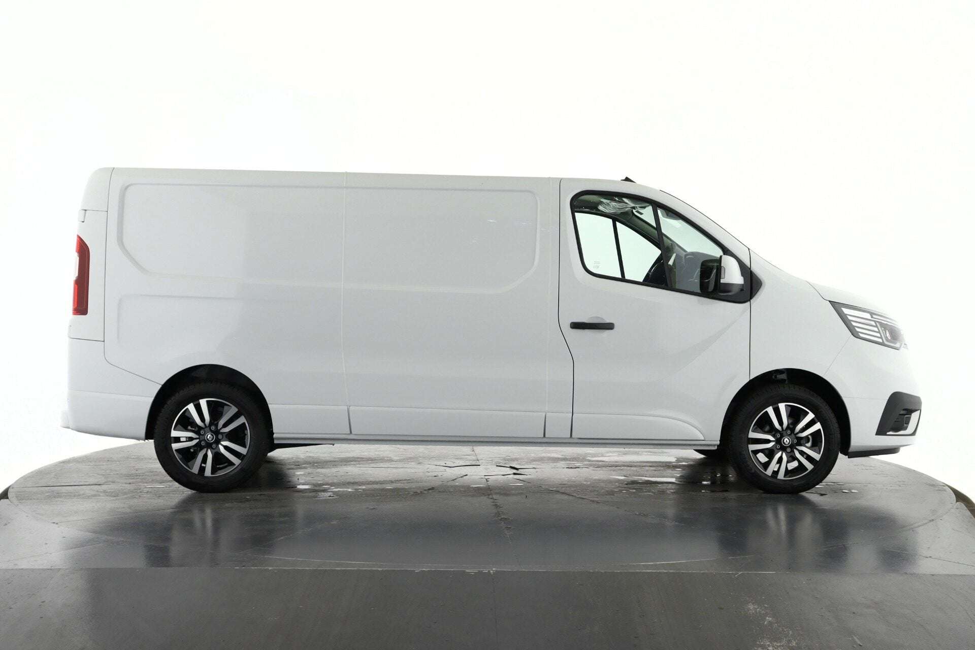 2025 RENAULT TRAFIC 2025 RENAULT TRAFIC